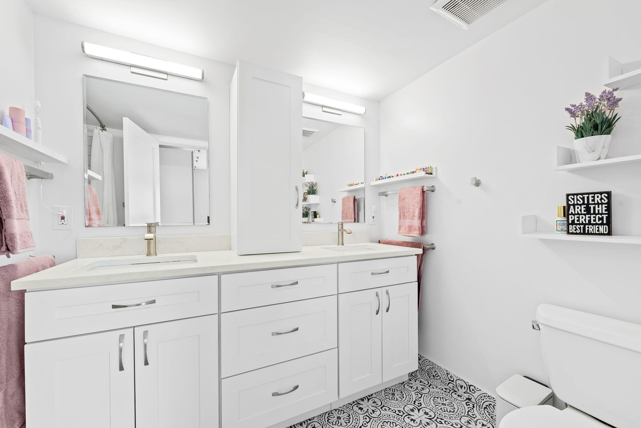 1881 Middle River #206, Fort Lauderdale FL 33305