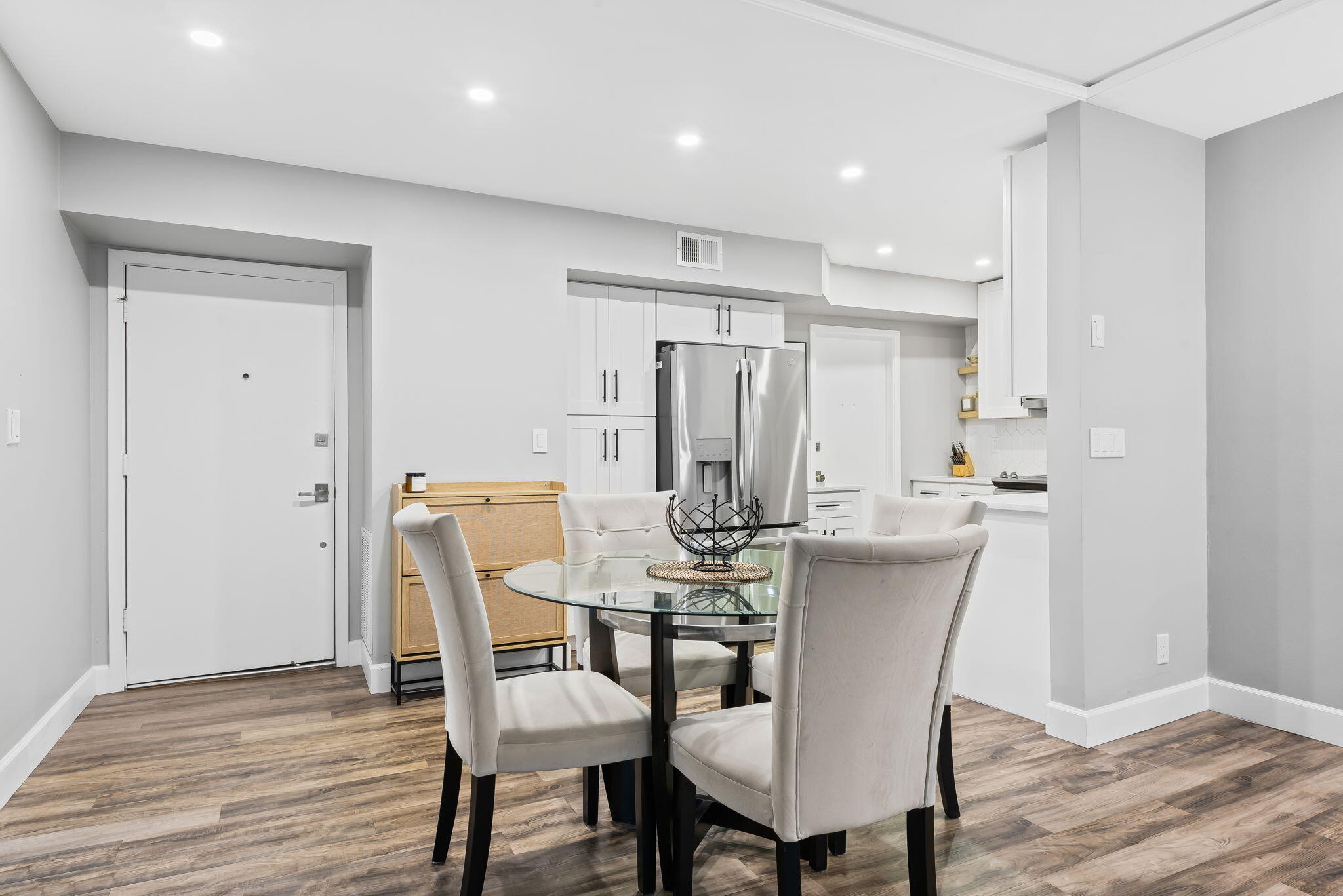 1881 Middle River #206, Fort Lauderdale FL 33305