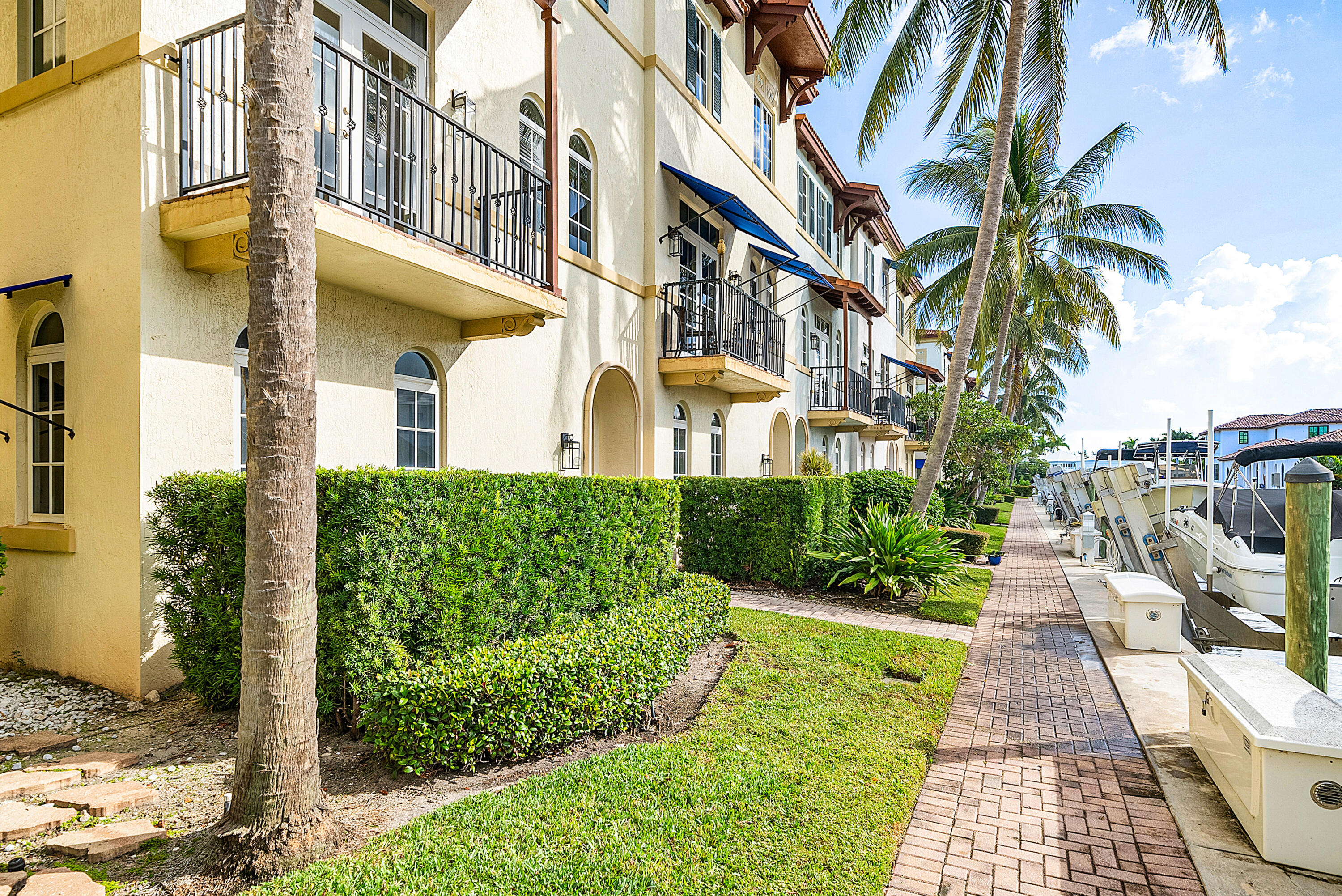 824 Virginia Garden, Boynton Beach FL 33435