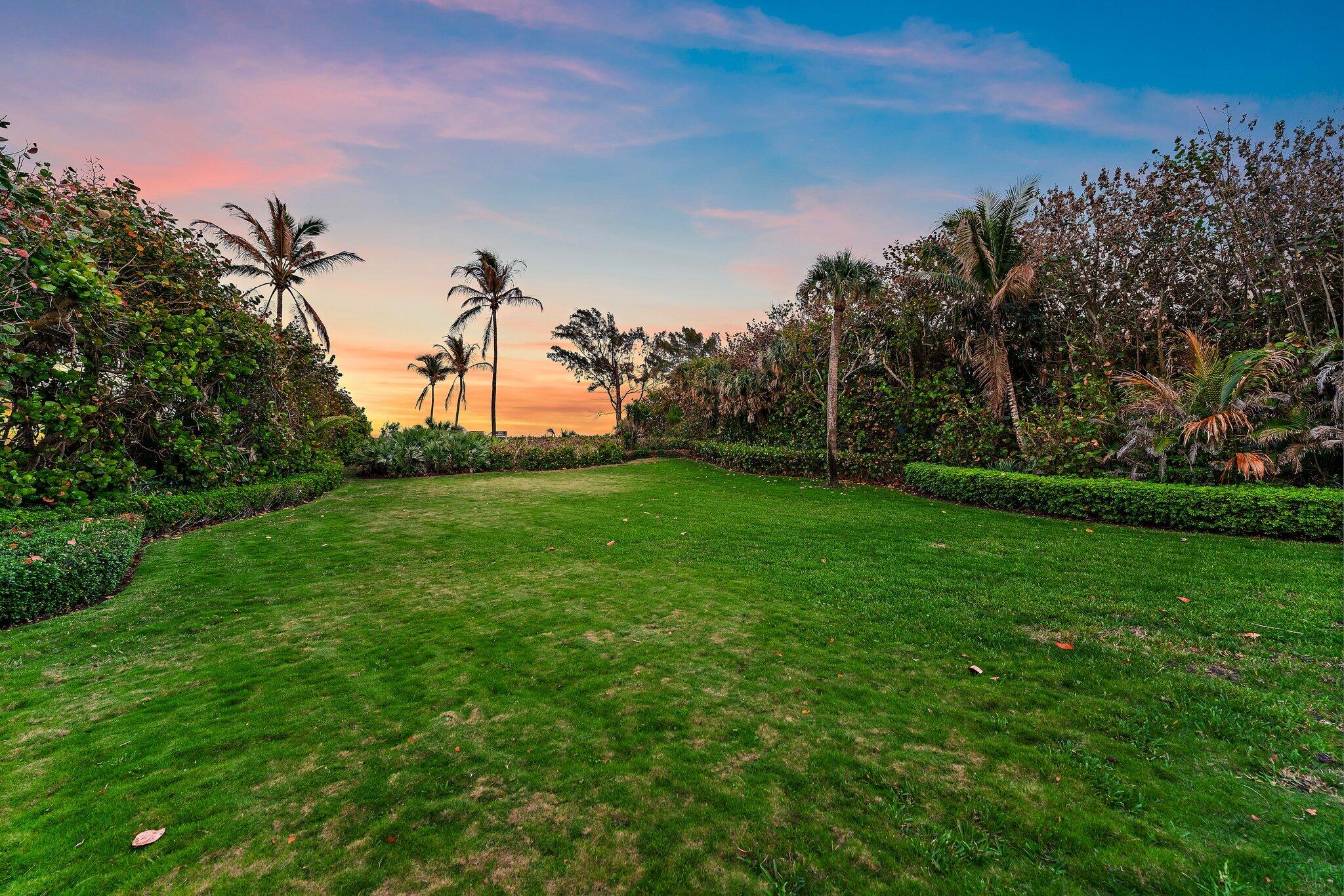 31 N Beach, Jupiter Island FL 33455