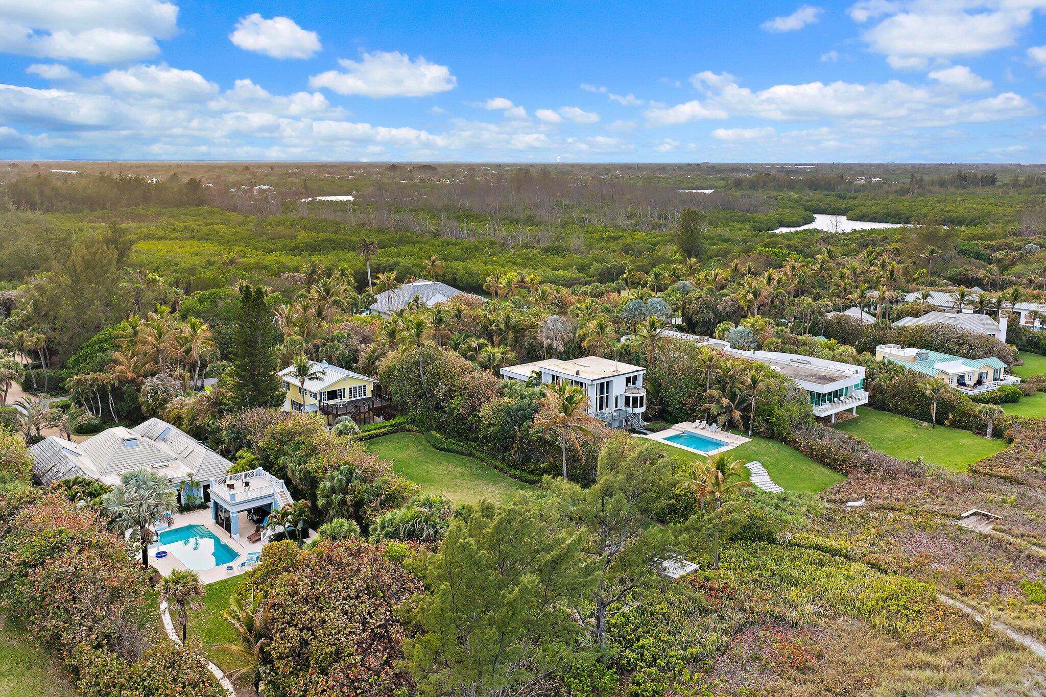 31 N Beach, Jupiter Island FL 33455