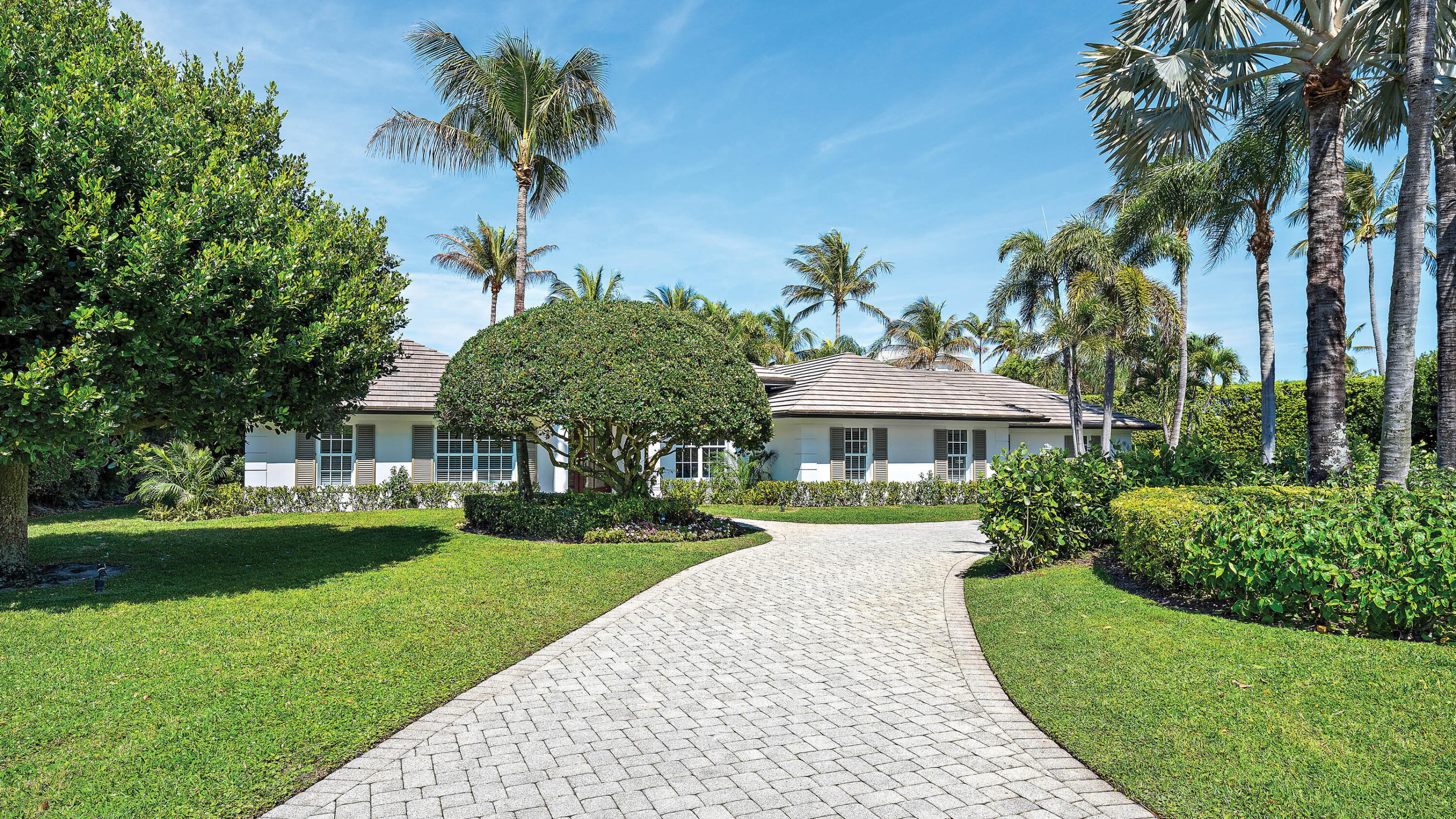 677 Village, North Palm Beach FL 33408