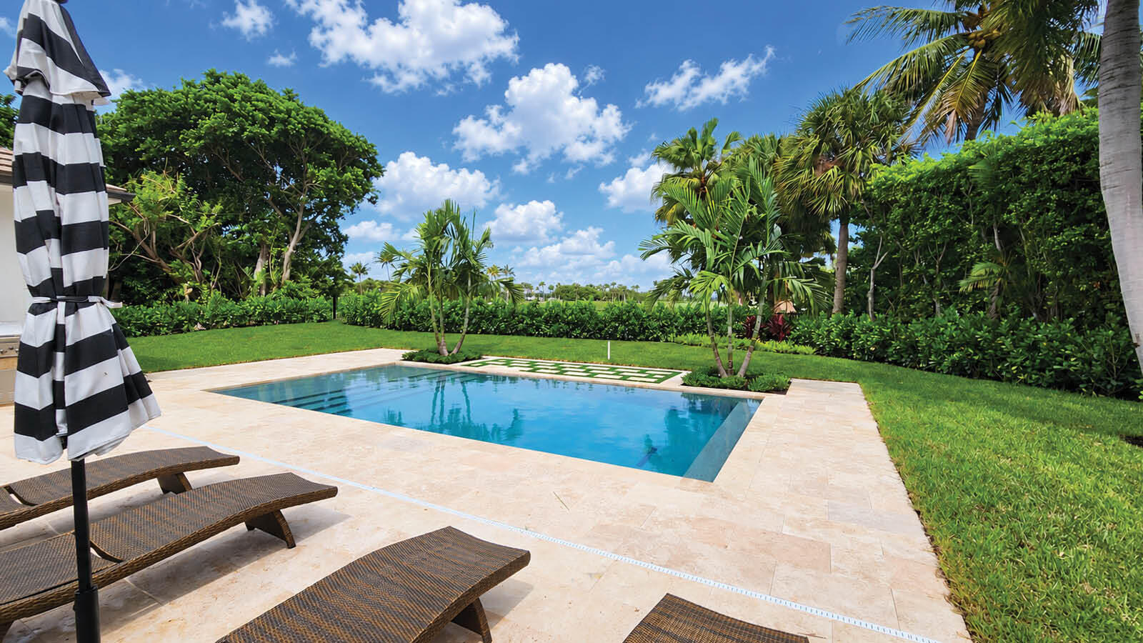 677 Village, North Palm Beach FL 33408