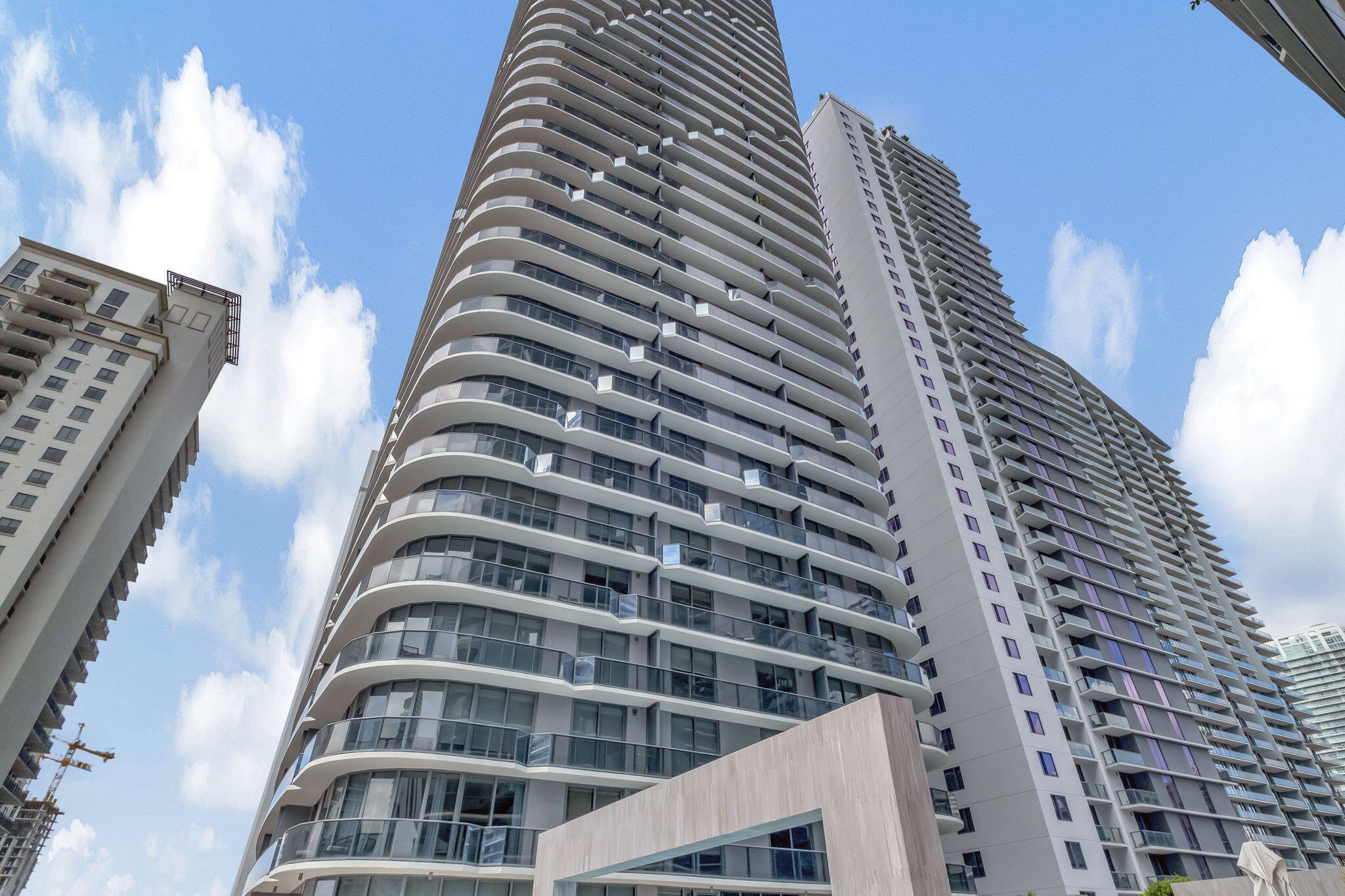 55 SW 9th #3704, Miami FL 33130