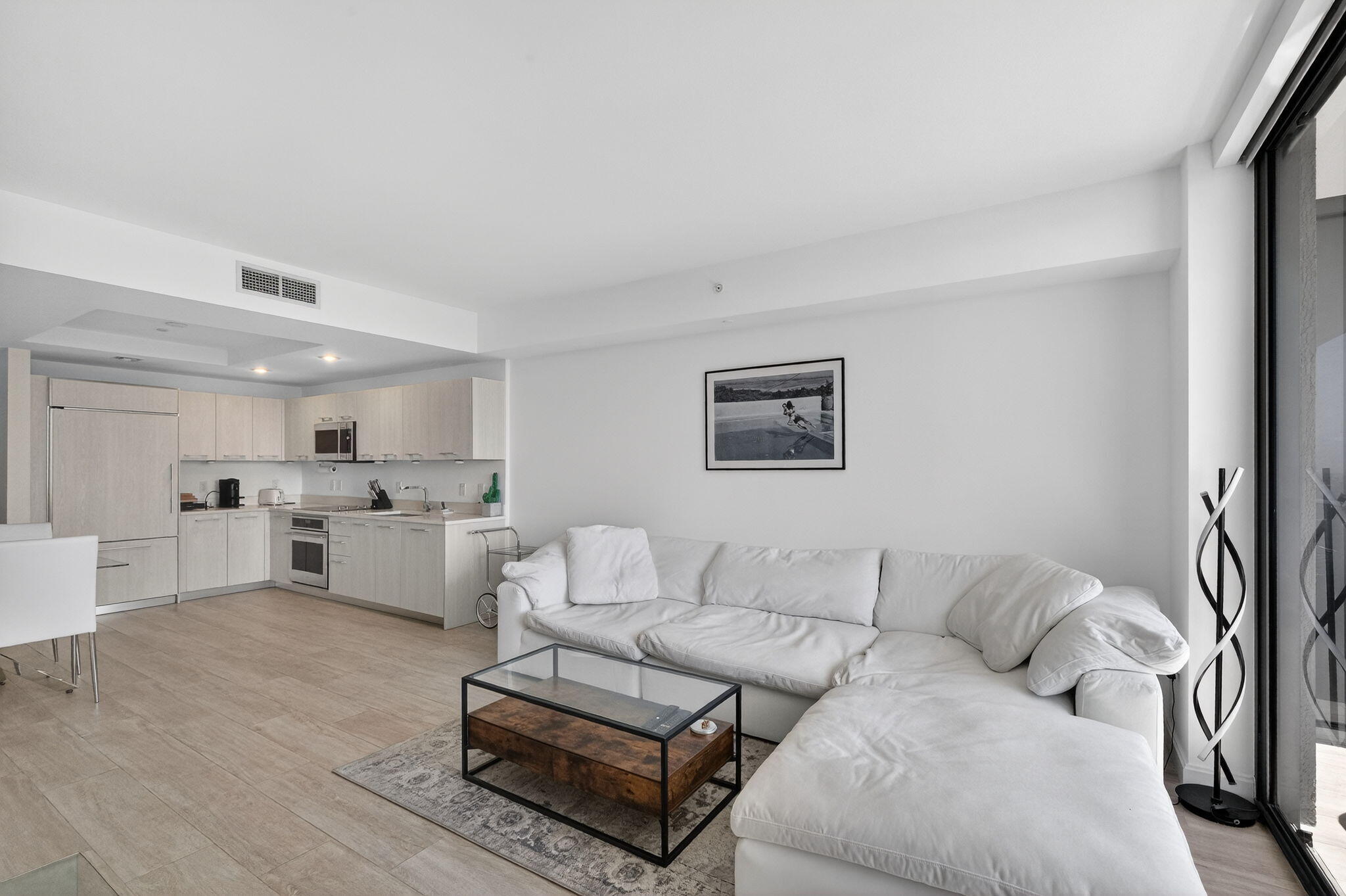 55 SW 9th #3704, Miami FL 33130