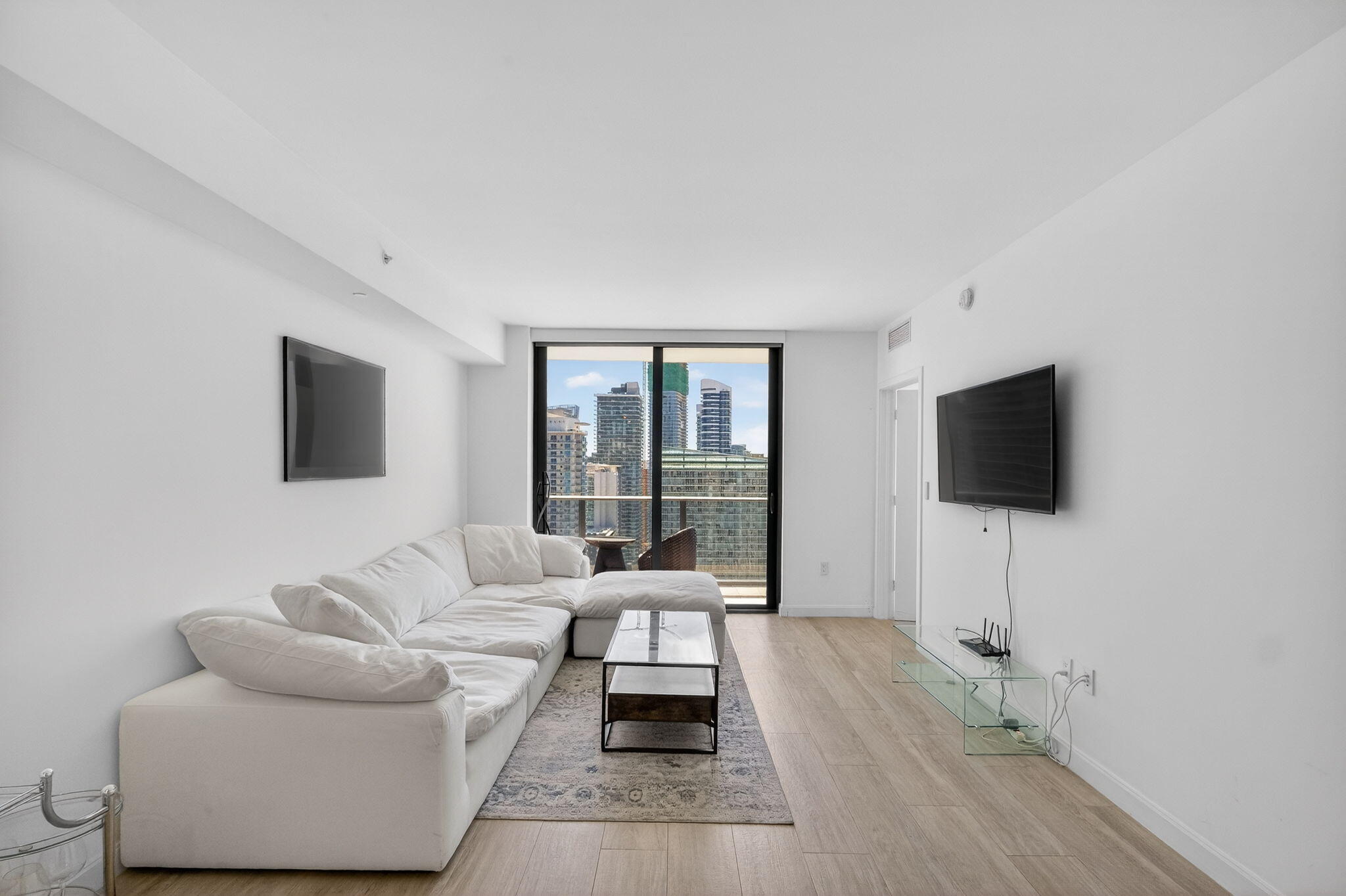 55 SW 9th #3704, Miami FL 33130