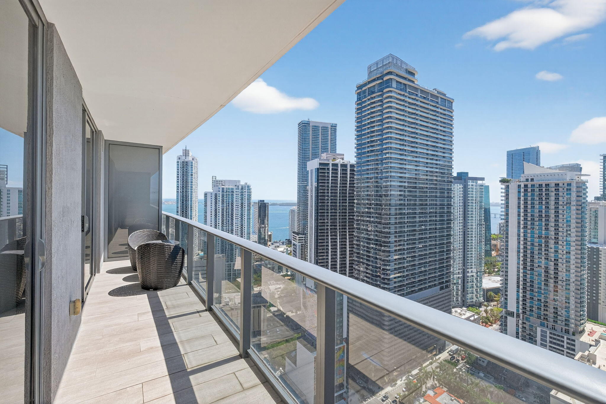 55 SW 9th #3704, Miami FL 33130