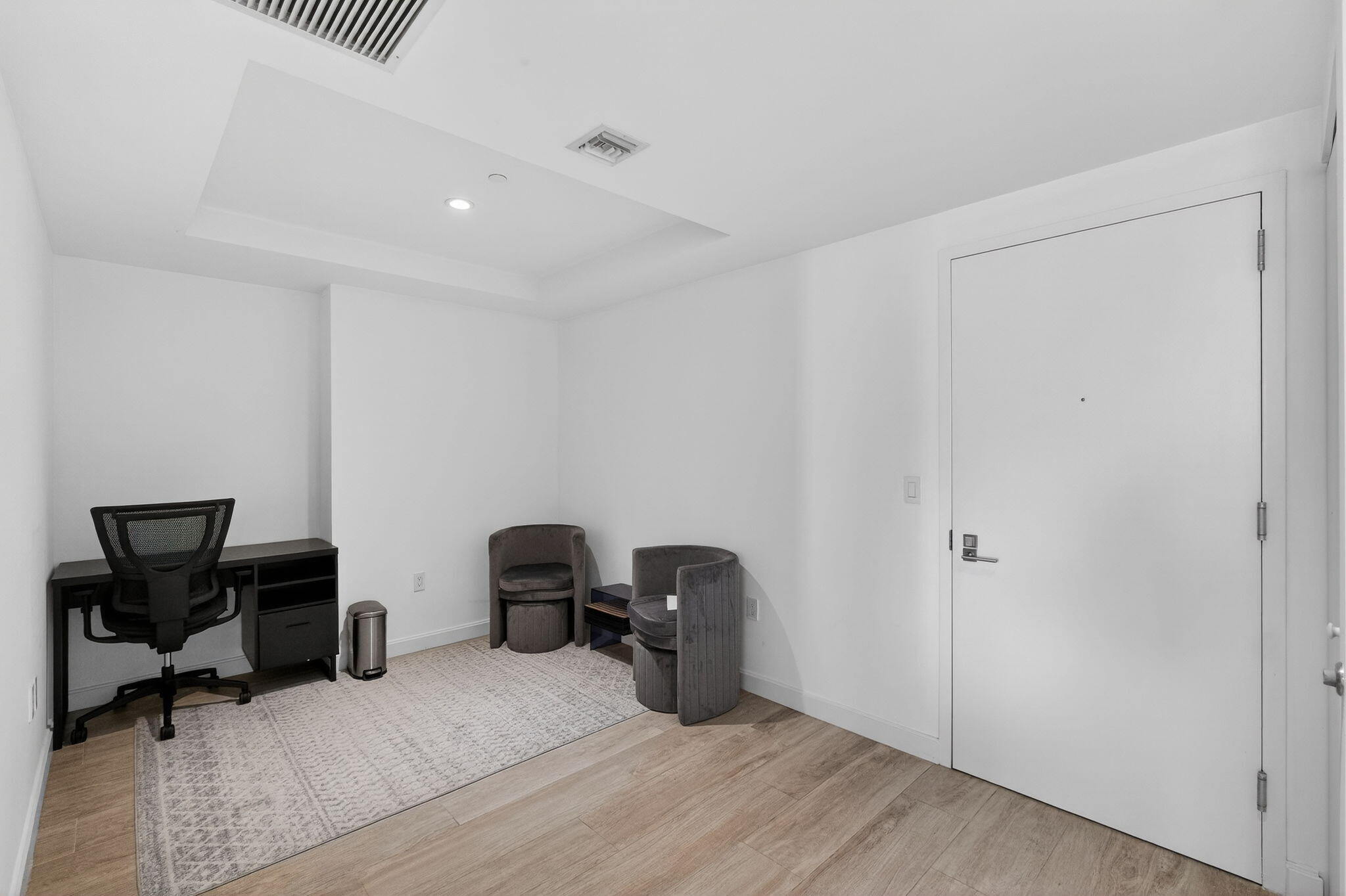 55 SW 9th #3704, Miami FL 33130