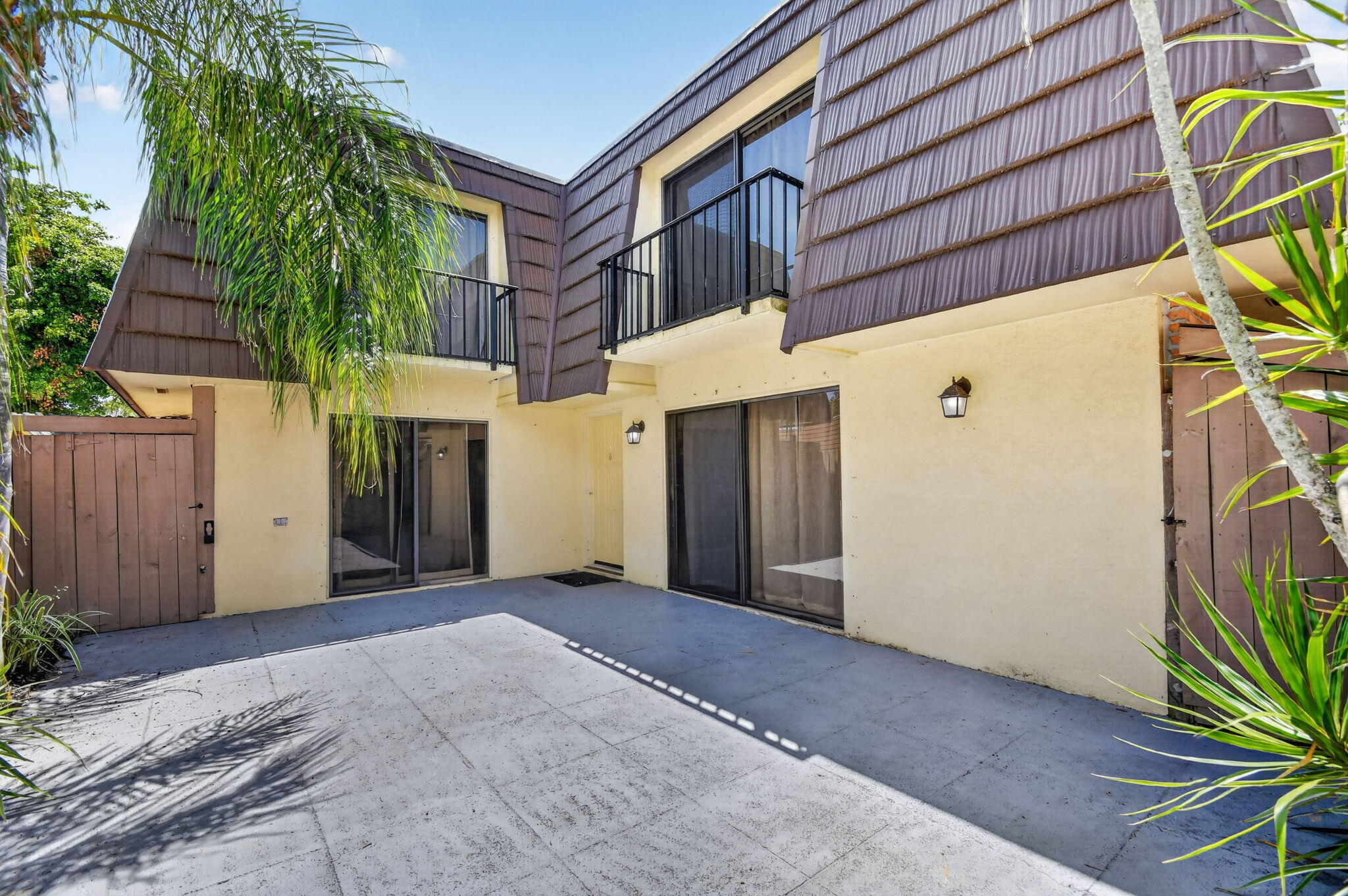 904 9th, Palm Beach Gardens FL 33410