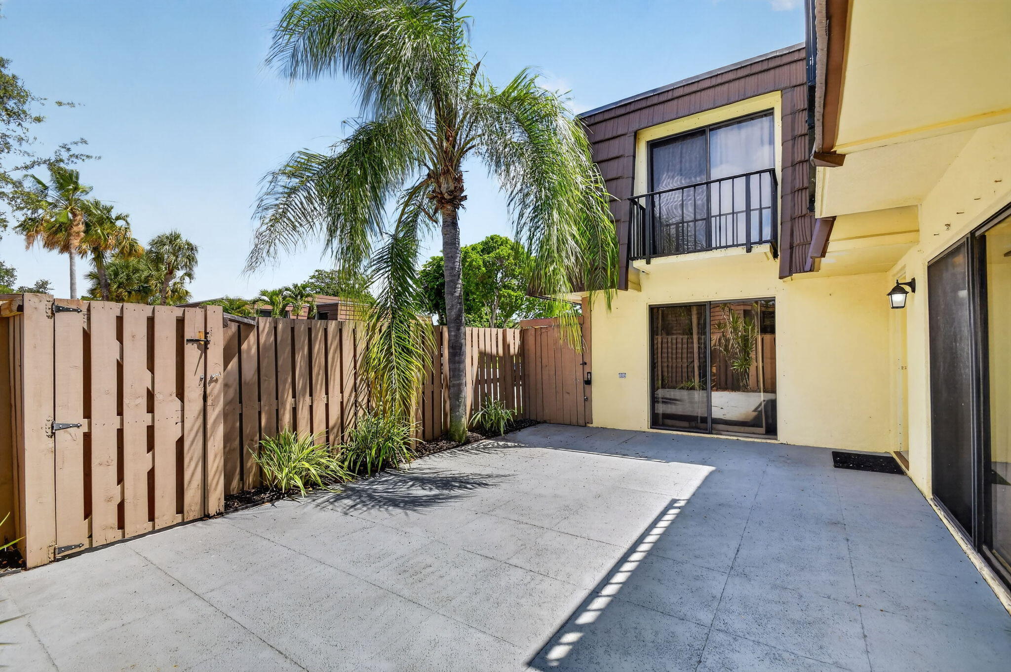904 9th, Palm Beach Gardens FL 33410