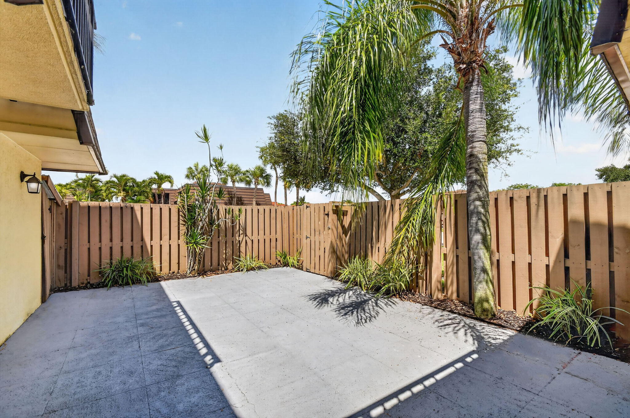 904 9th, Palm Beach Gardens FL 33410