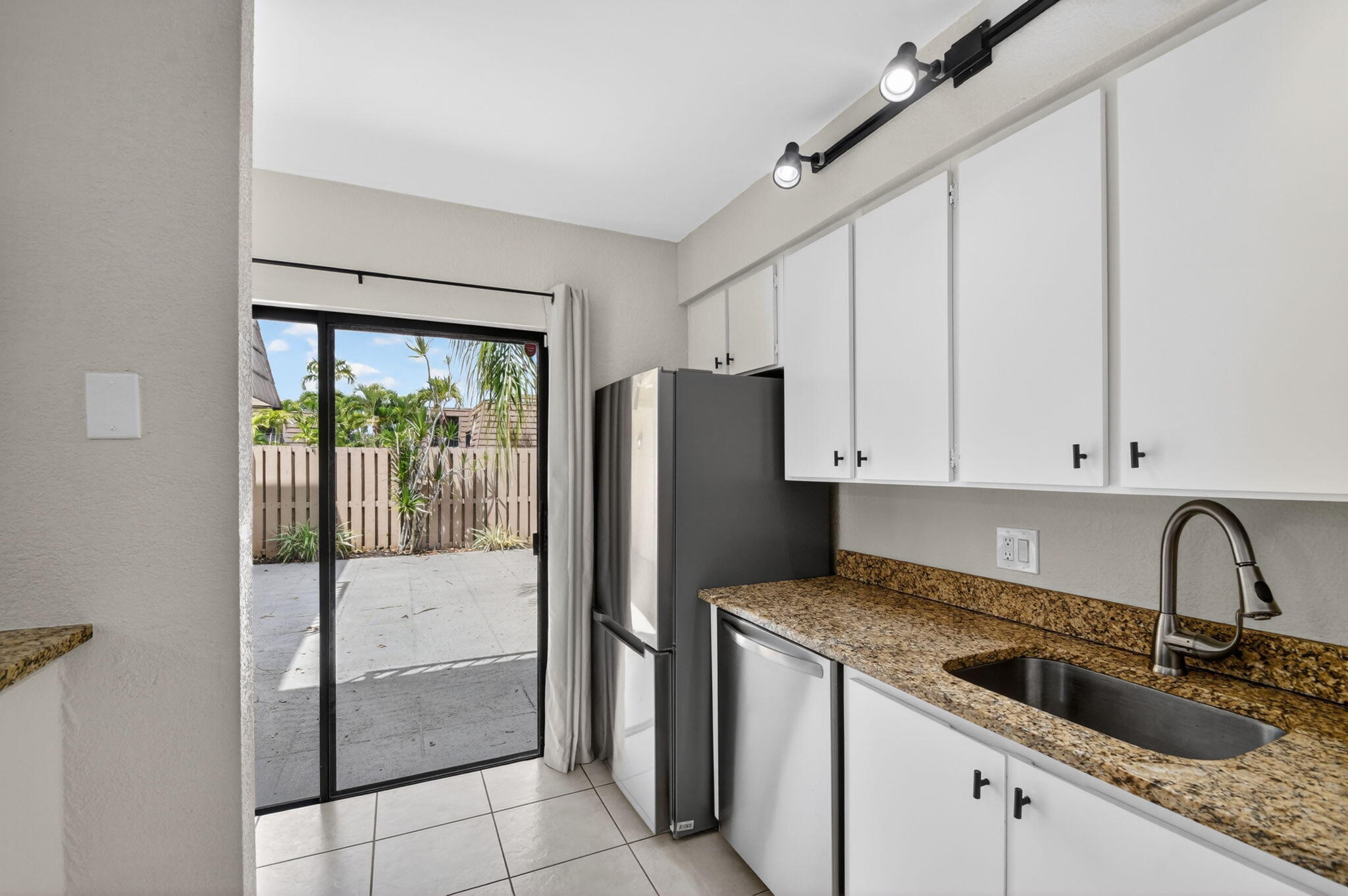 904 9th, Palm Beach Gardens FL 33410