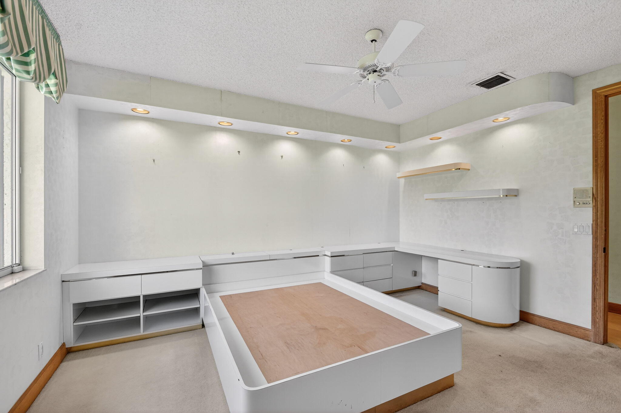 1711 Breakers West, West Palm Beach FL 33411