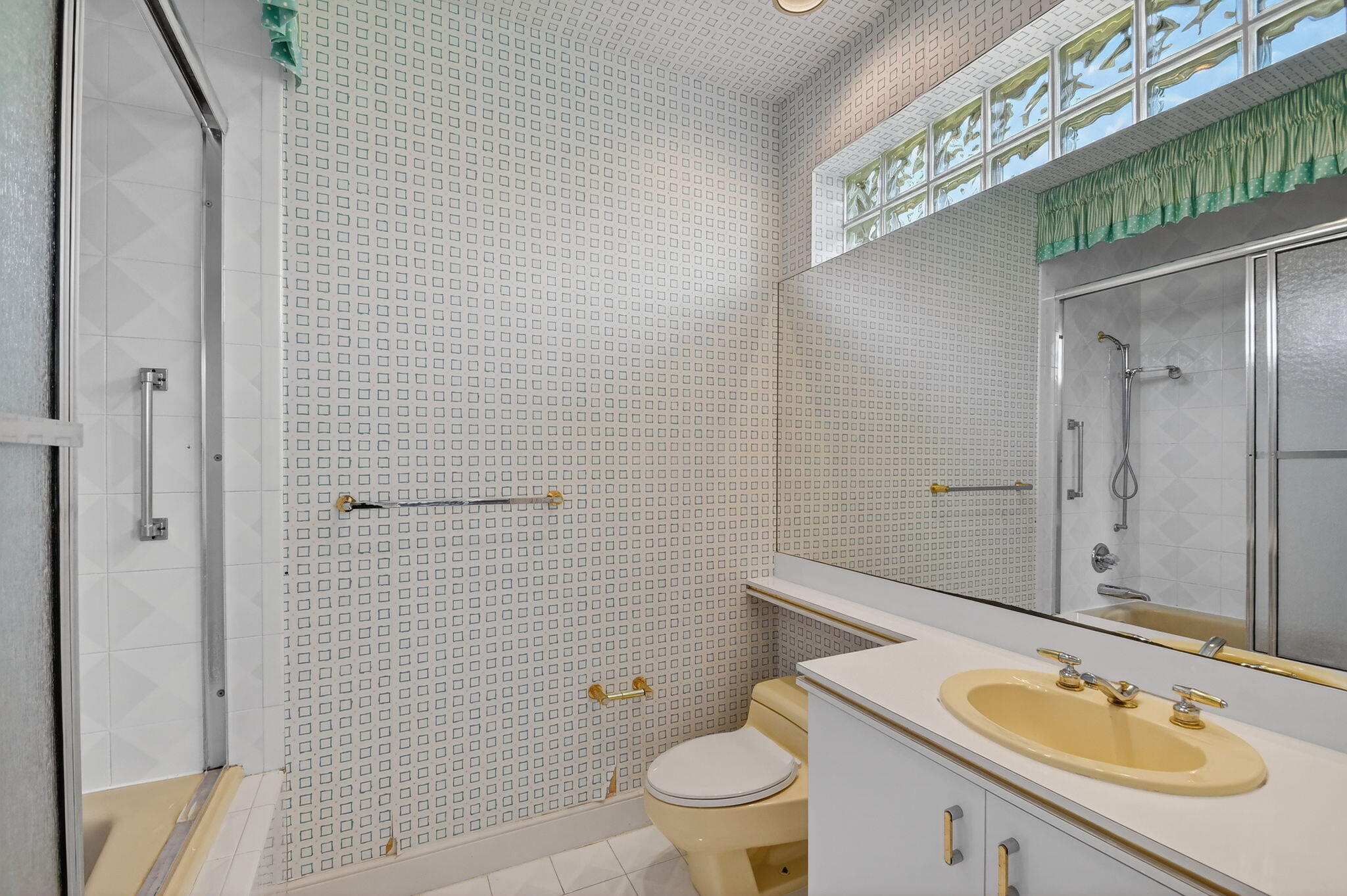 1711 Breakers West, West Palm Beach FL 33411