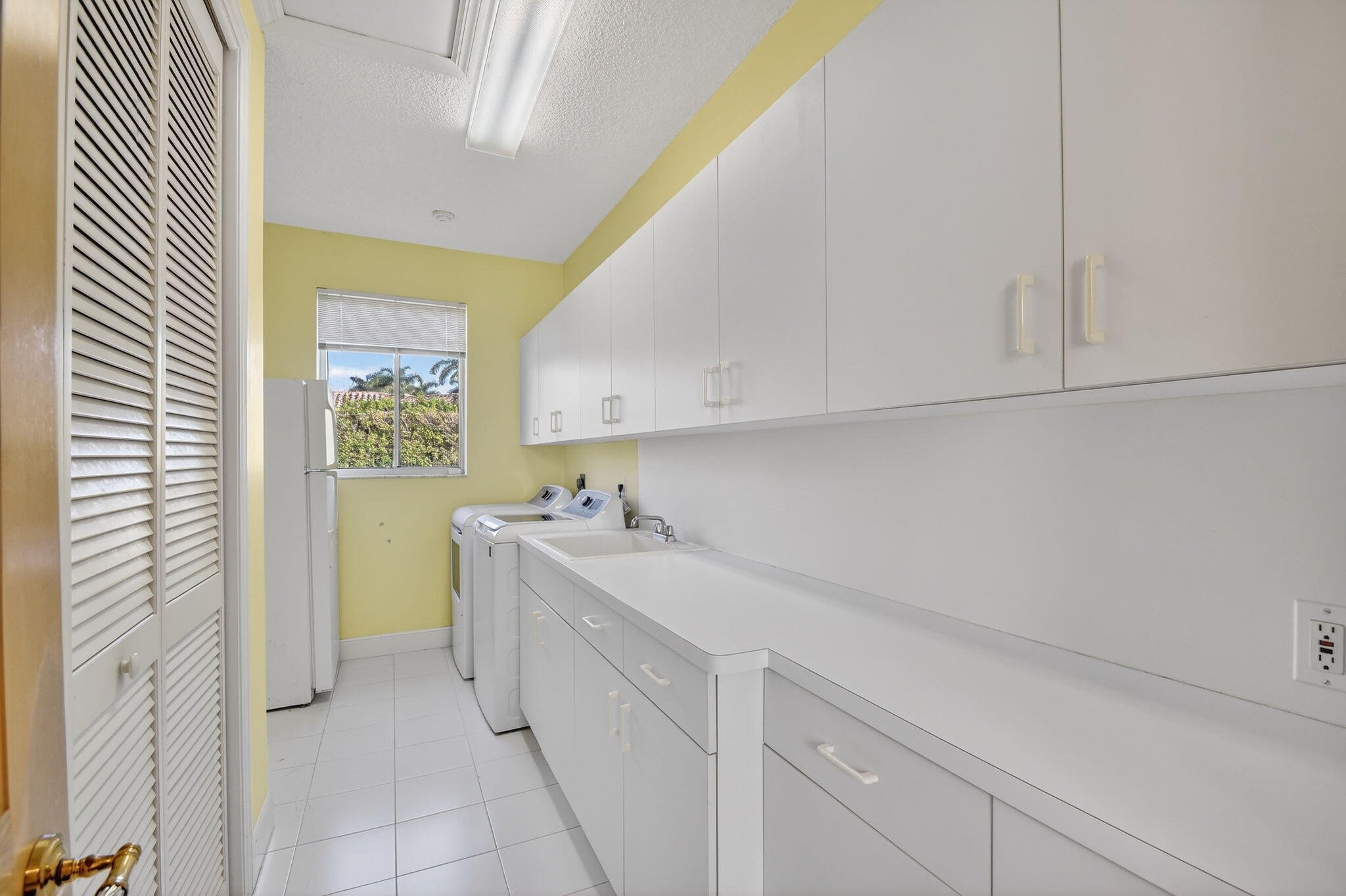 1711 Breakers West, West Palm Beach FL 33411