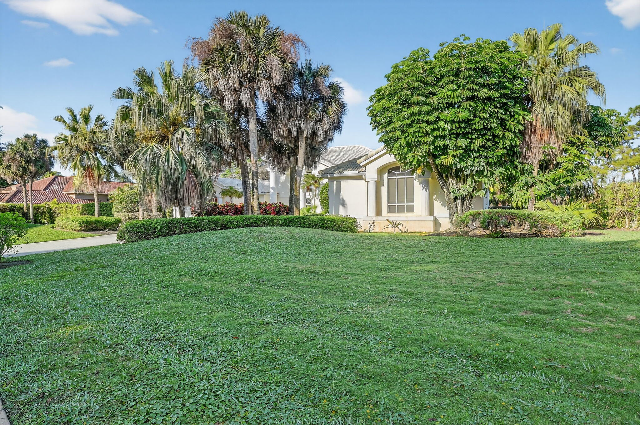 1711 Breakers West, West Palm Beach FL 33411