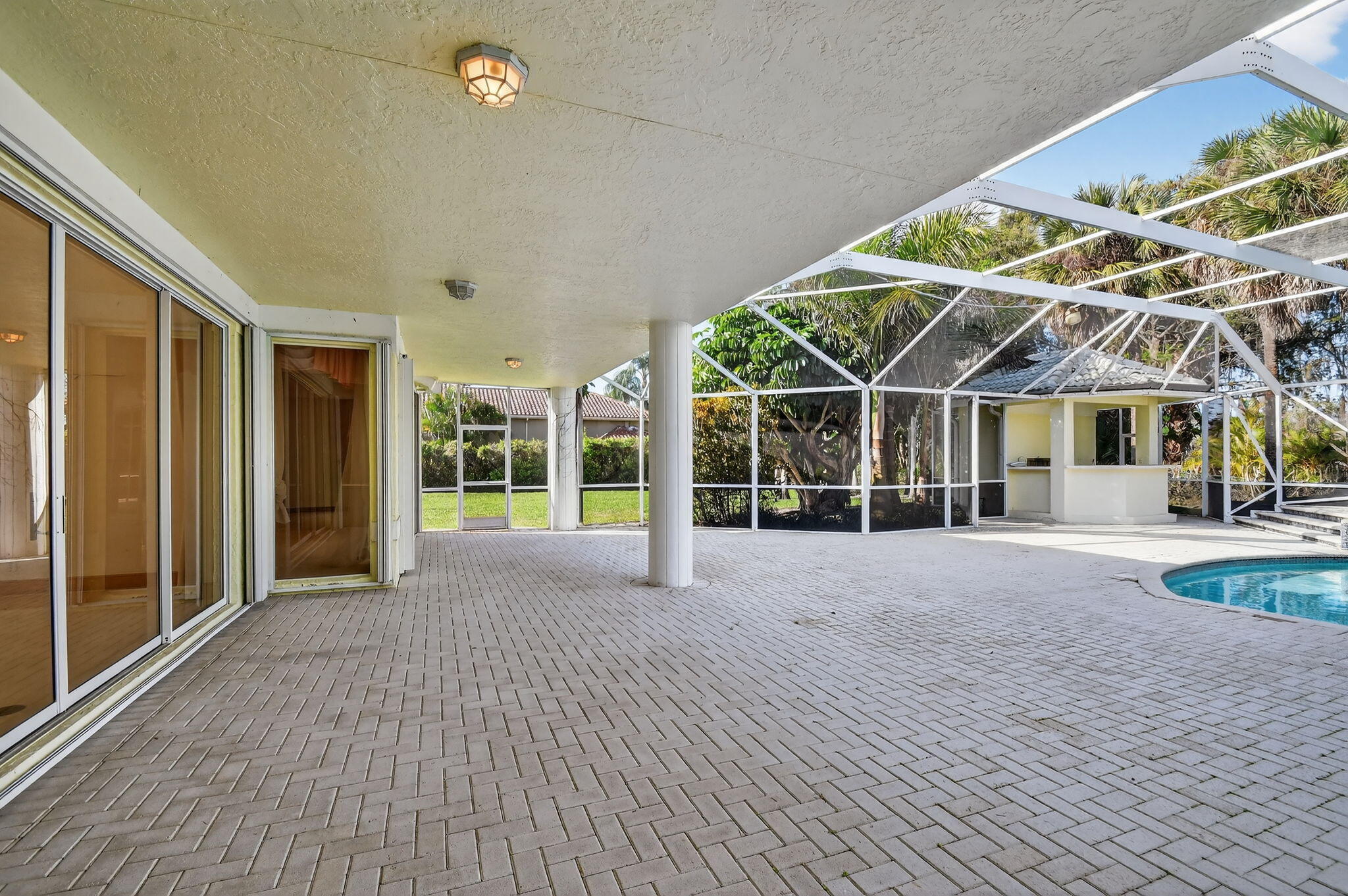 1711 Breakers West, West Palm Beach FL 33411