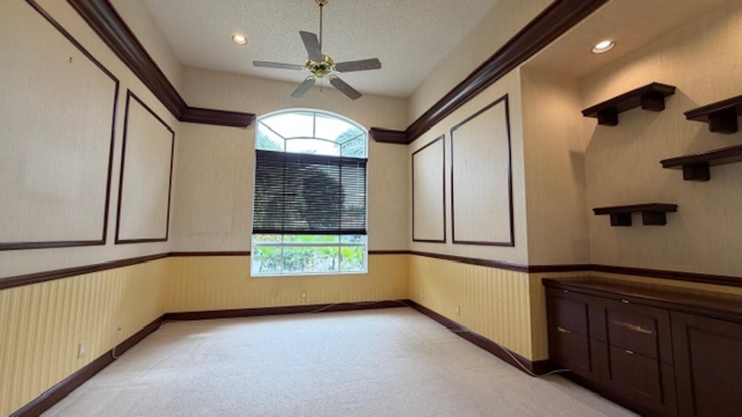 1711 Breakers West, West Palm Beach FL 33411