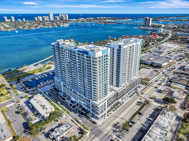 220 Lake Shore Drive #2105, Lake Park FL 33403