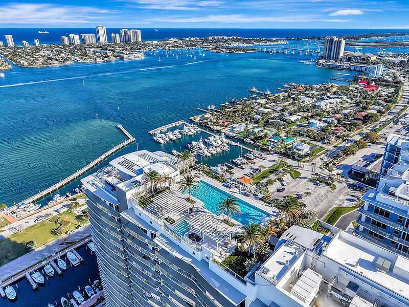 220 Lake Shore Drive #2105, Lake Park FL 33403