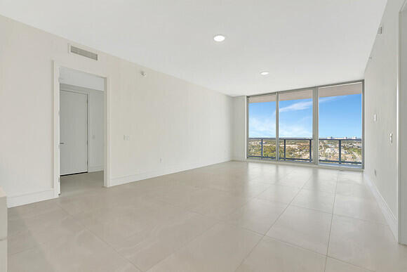 220 Lake Shore Drive #2105, Lake Park FL 33403