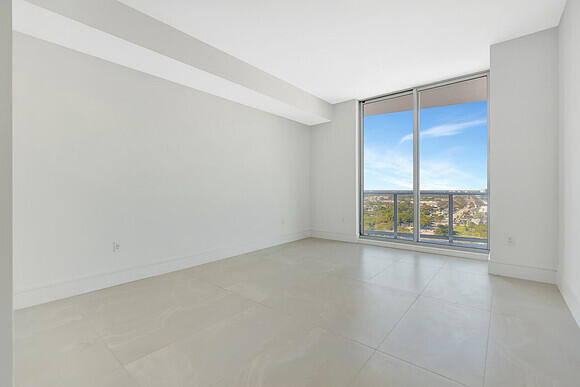 220 Lake Shore Drive #2105, Lake Park FL 33403
