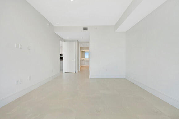 220 Lake Shore Drive #2105, Lake Park FL 33403