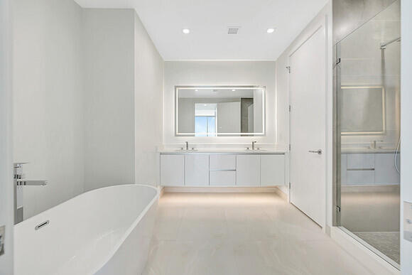 220 Lake Shore Drive #2105, Lake Park FL 33403