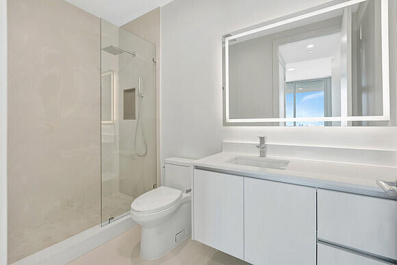 220 Lake Shore Drive #2105, Lake Park FL 33403