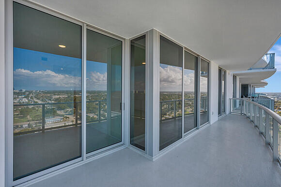 220 Lake Shore Drive #2105, Lake Park FL 33403