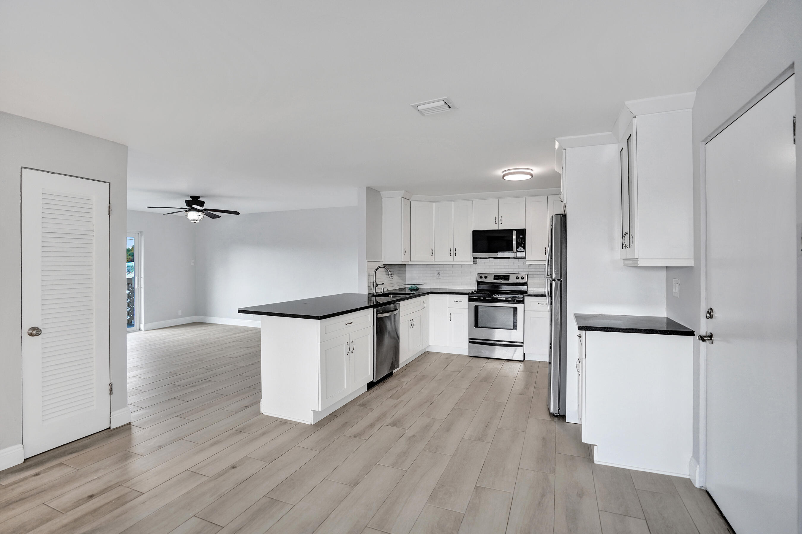 3220 Bayview #315, Fort Lauderdale FL 33306