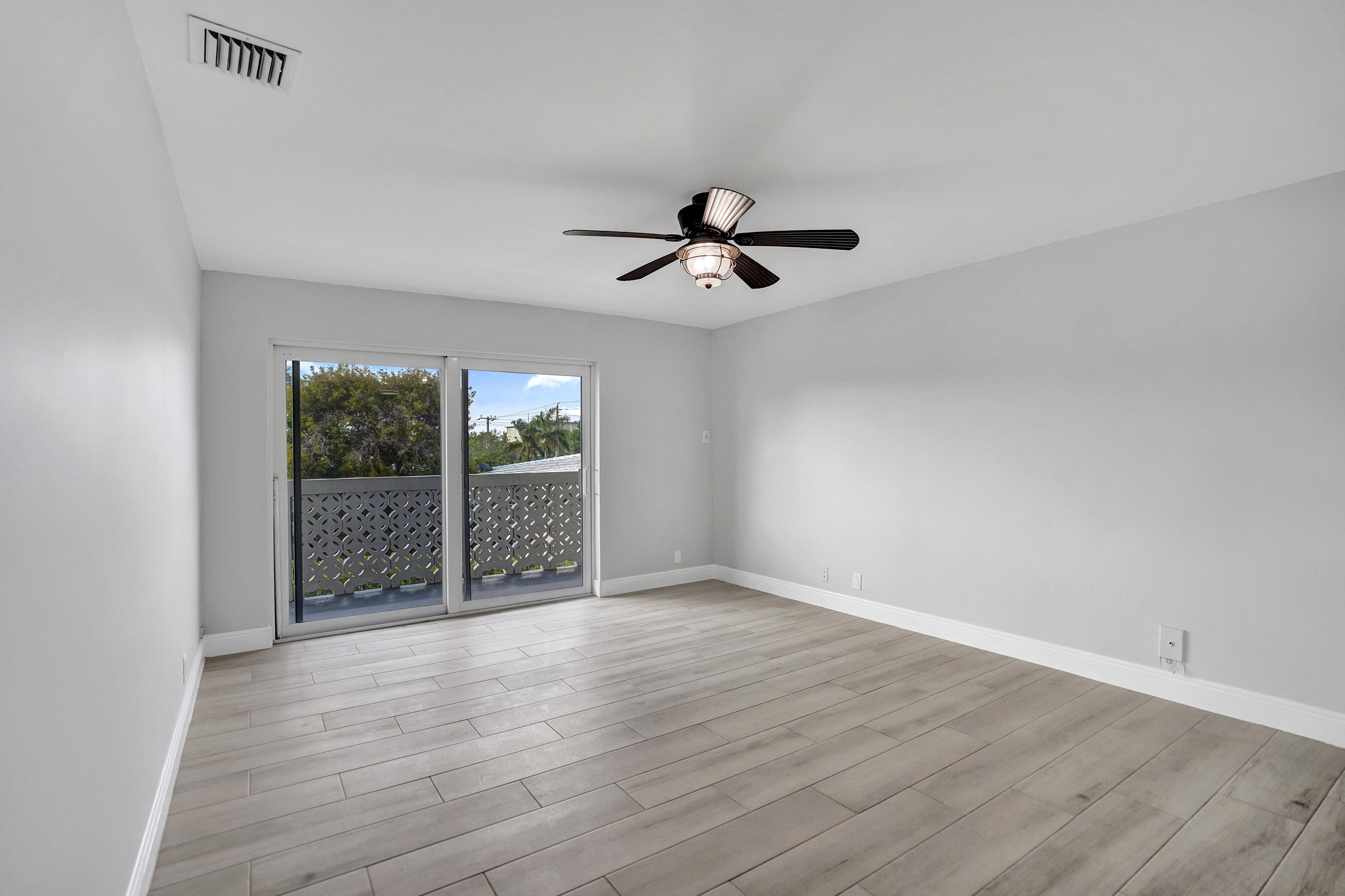 3220 Bayview #315, Fort Lauderdale FL 33306