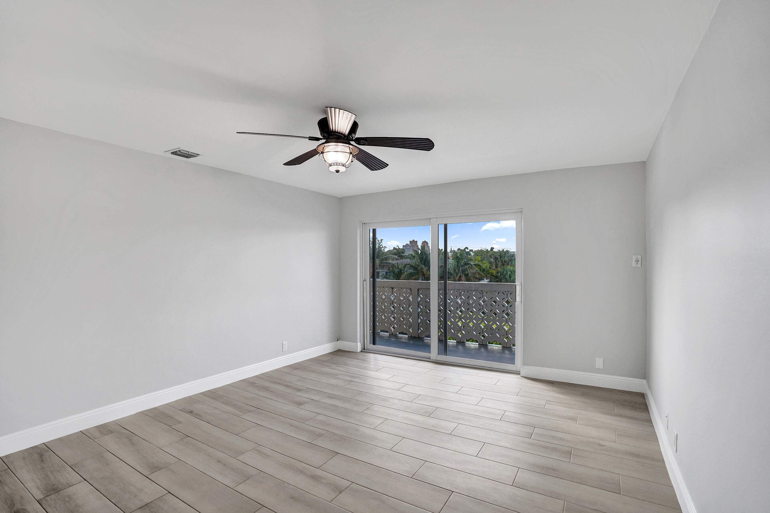 3220 Bayview #315, Fort Lauderdale FL 33306