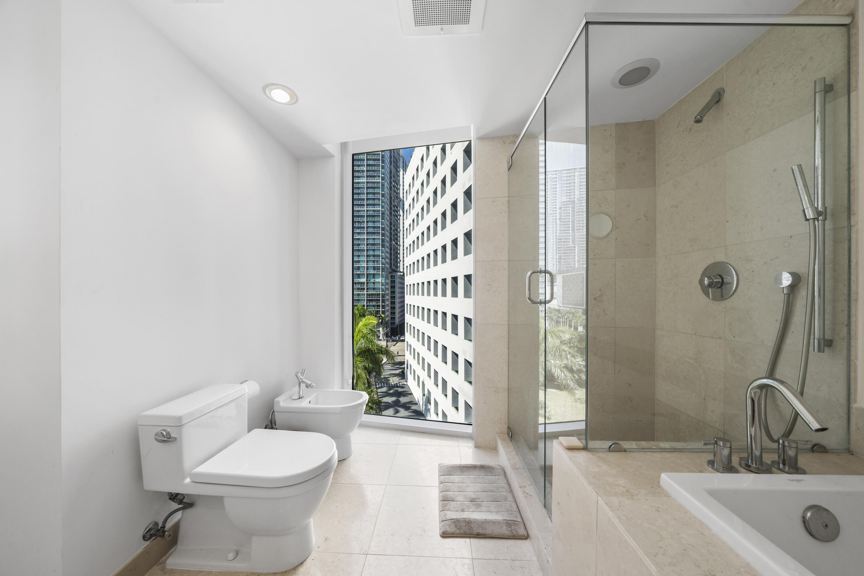 495 Brickell #811, Miami FL 33131