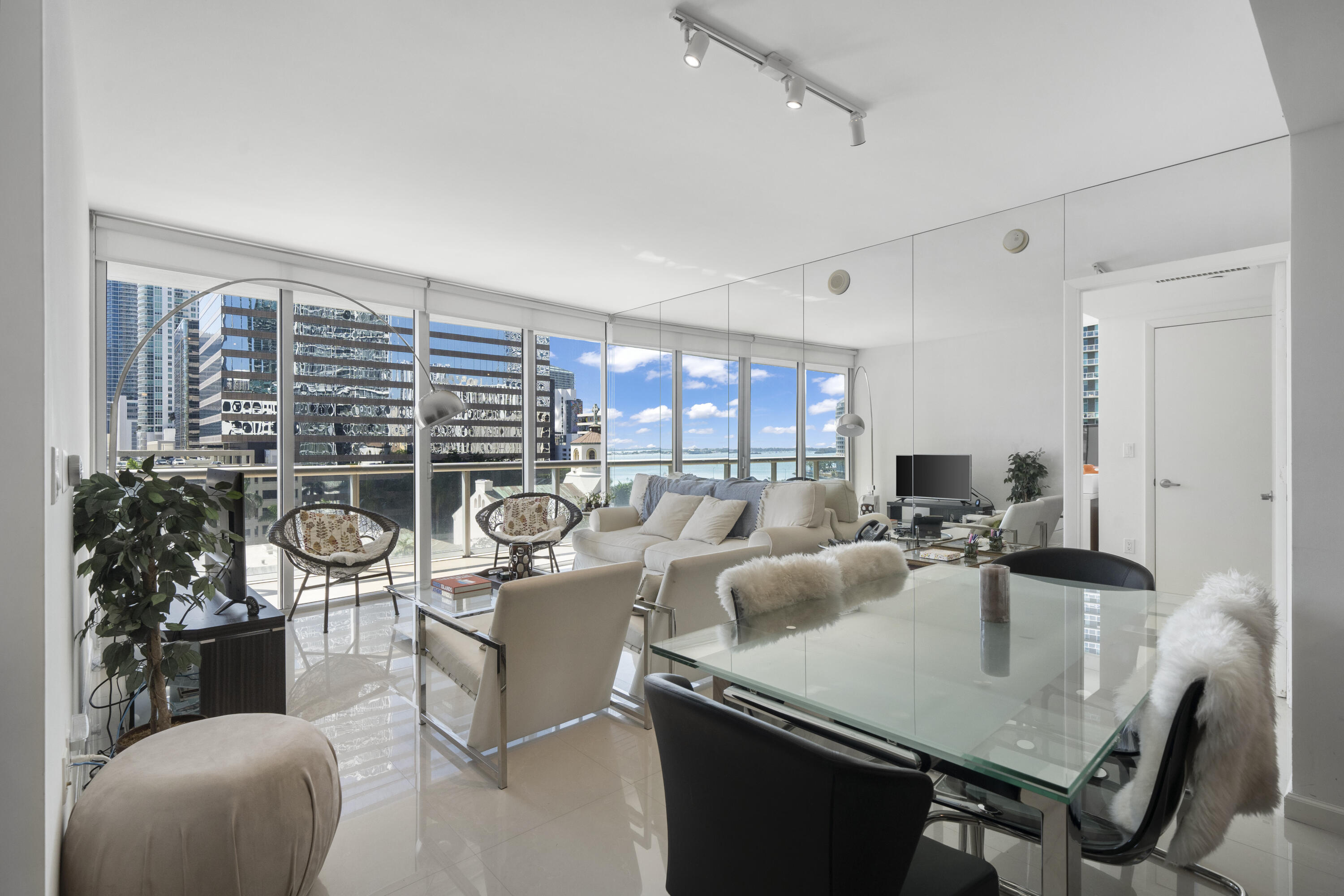 495 Brickell #811, Miami FL 33131