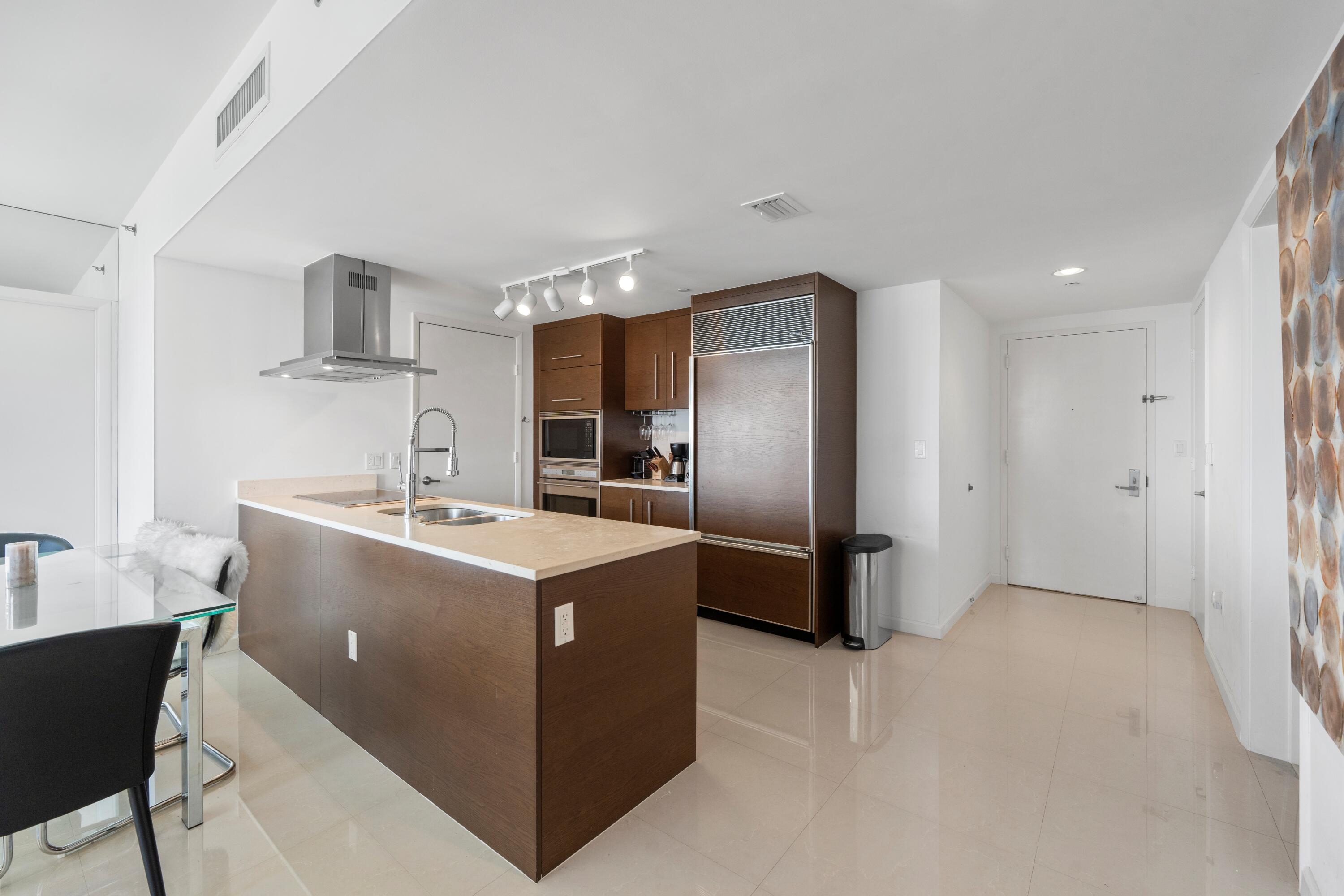 495 Brickell #811, Miami FL 33131