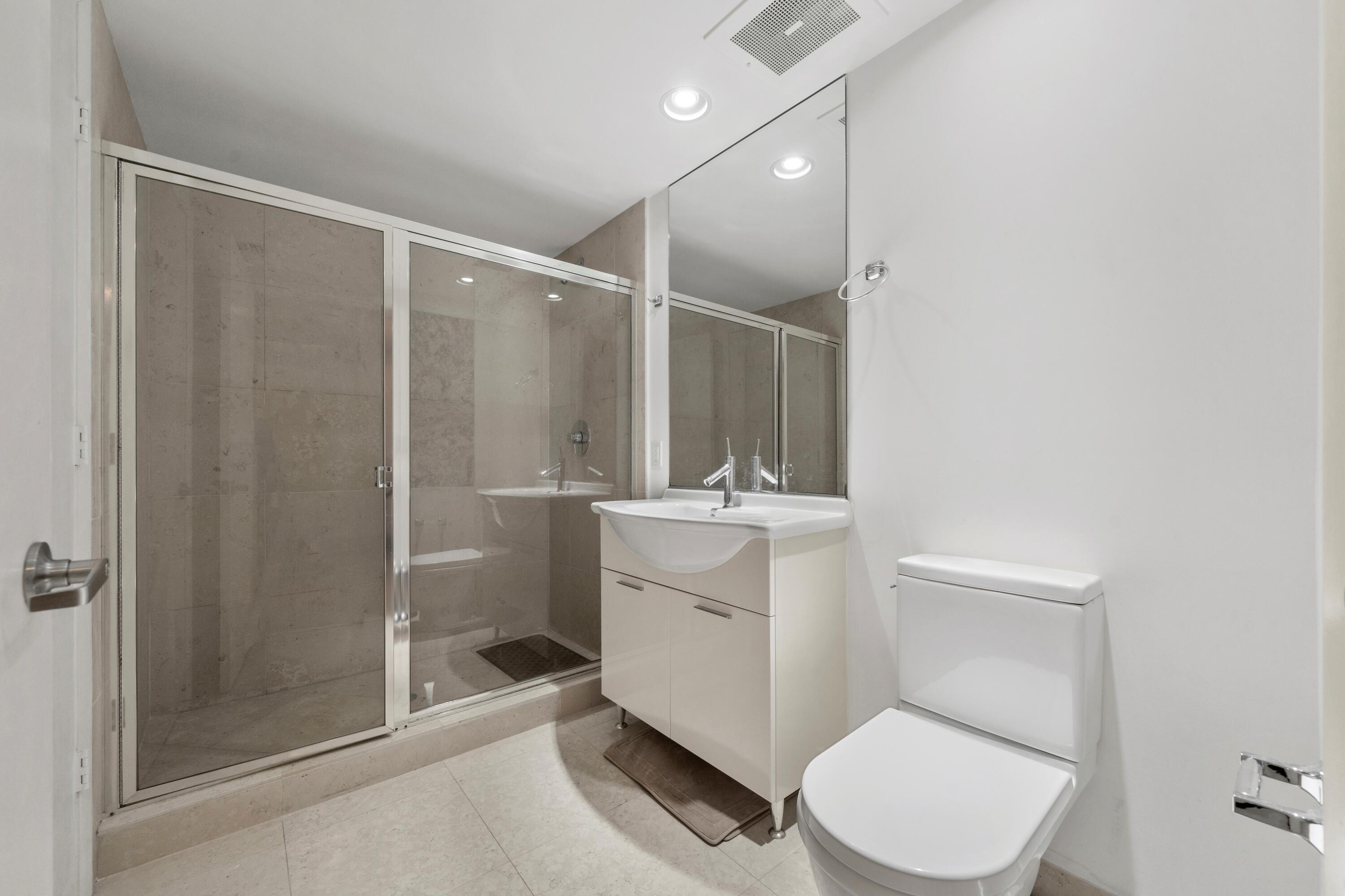 495 Brickell #811, Miami FL 33131