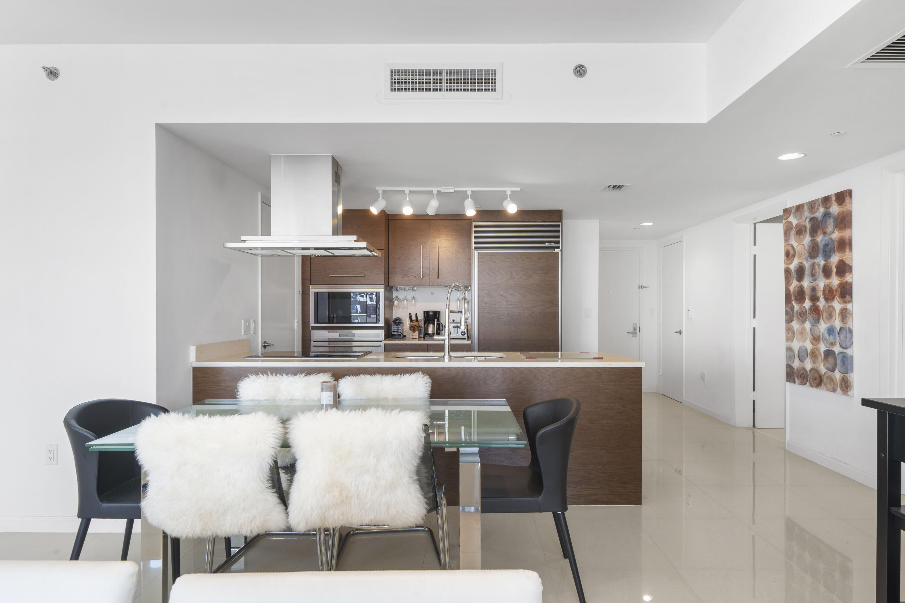 495 Brickell #811, Miami FL 33131