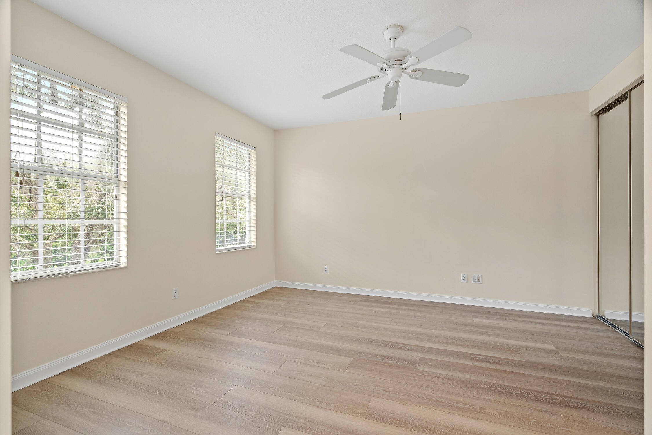 176 Freeport, Jupiter FL 33458