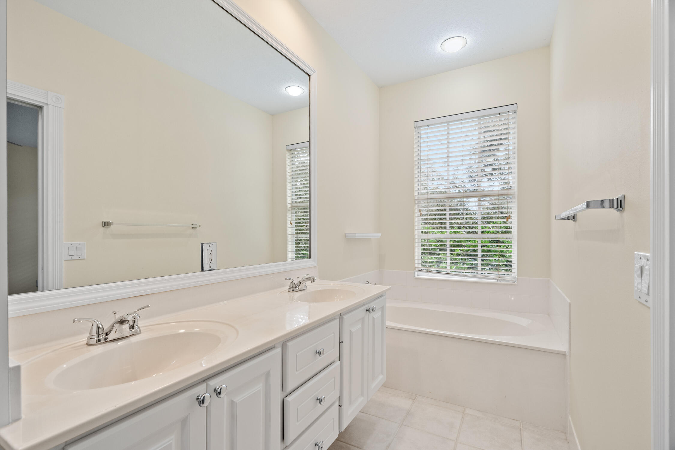 176 Freeport, Jupiter FL 33458