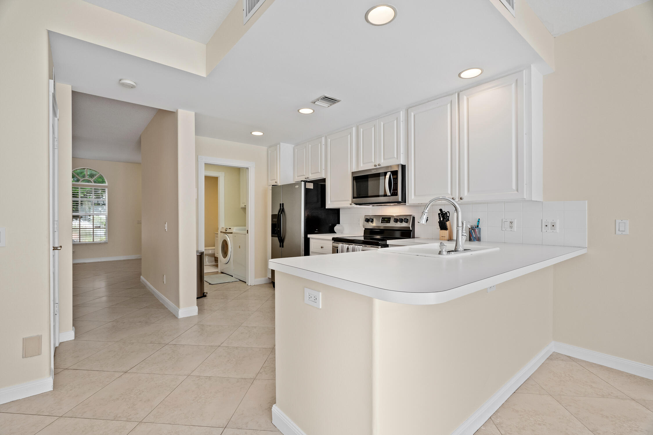 176 Freeport, Jupiter FL 33458