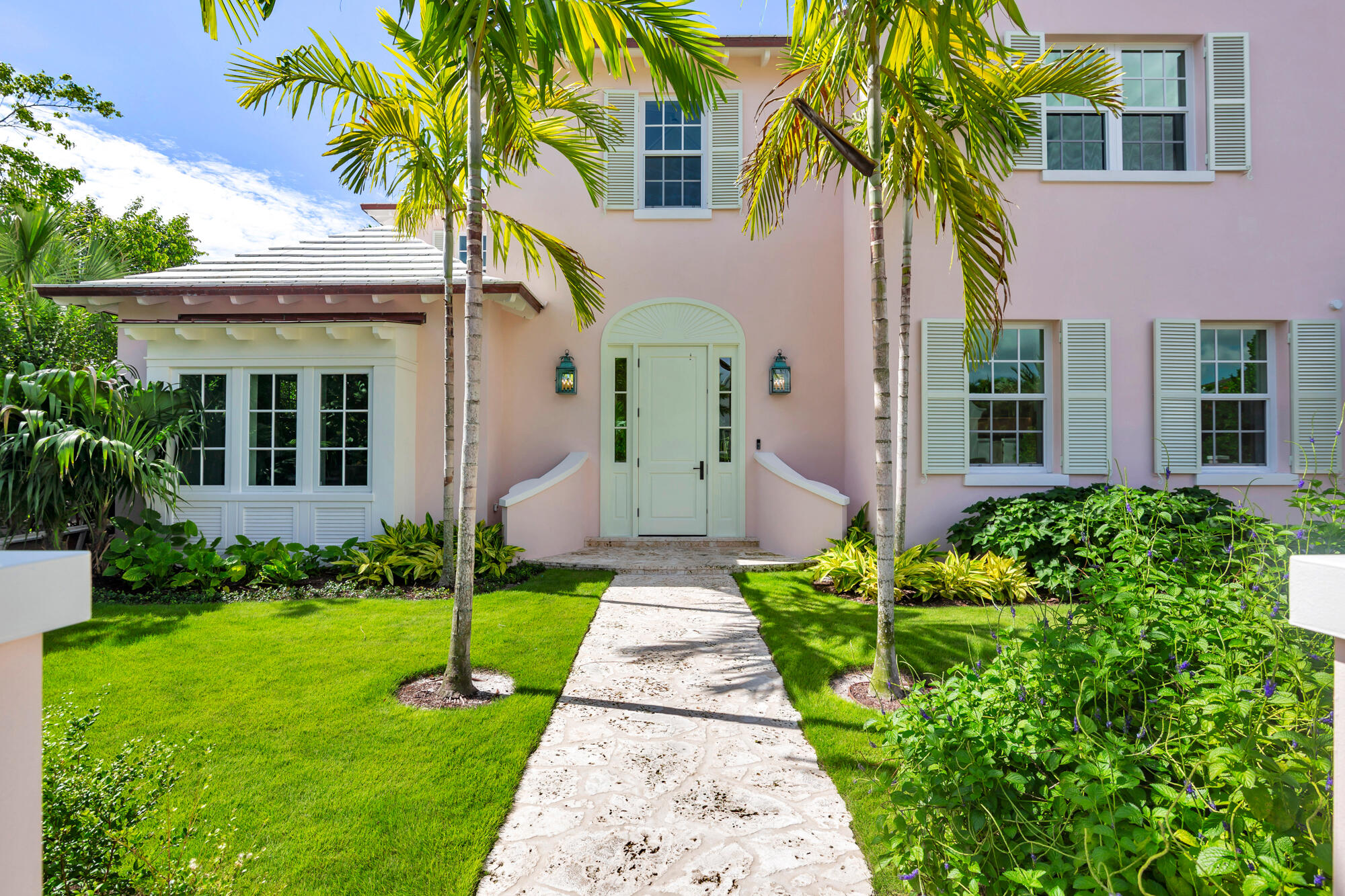 234 Summa, West Palm Beach FL 33405