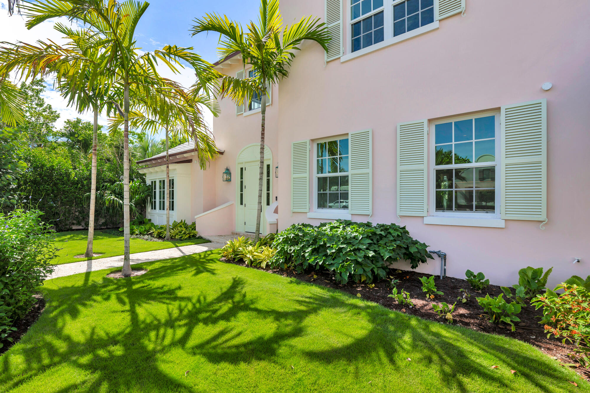 234 Summa, West Palm Beach FL 33405