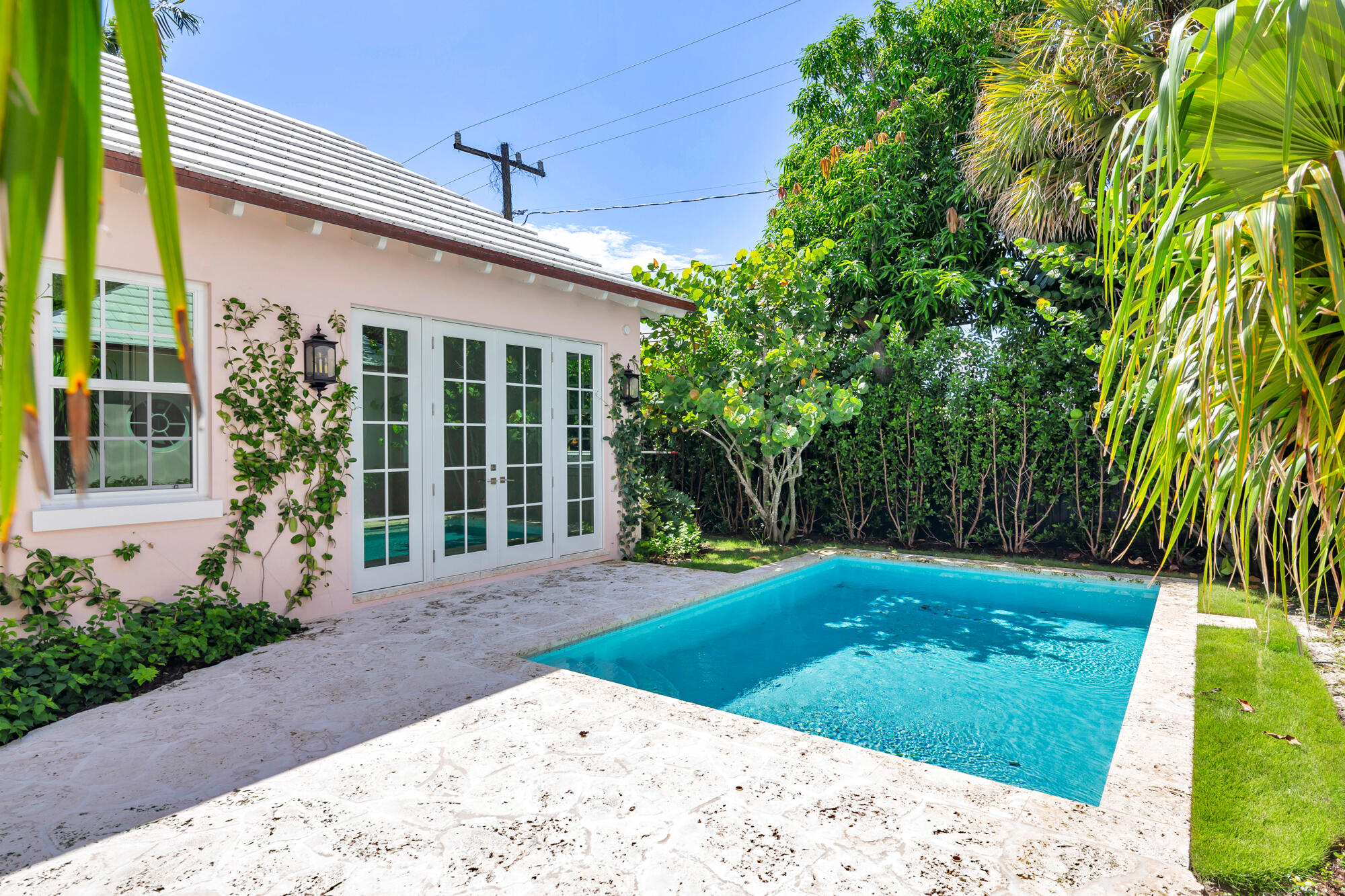 234 Summa, West Palm Beach FL 33405