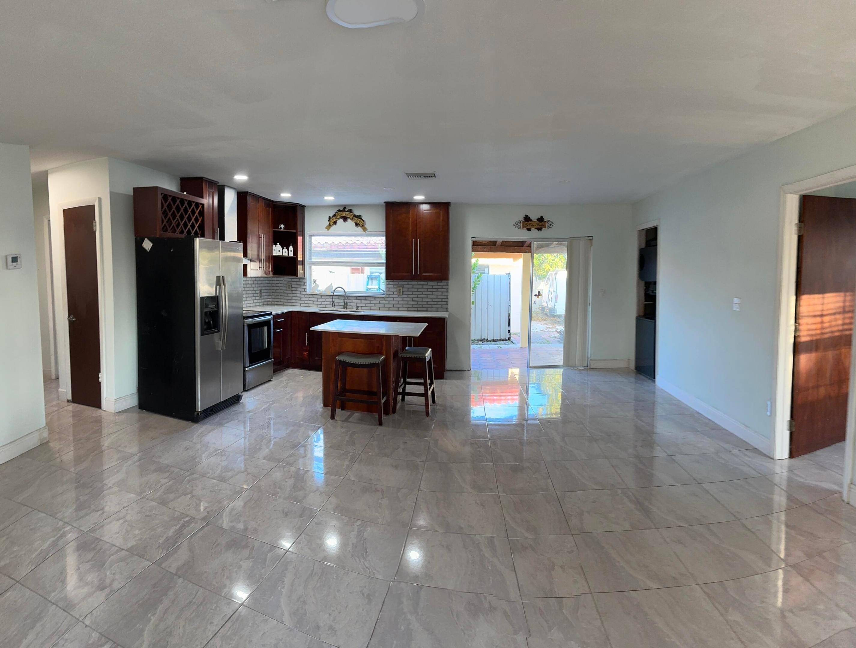 416 San Mateo, Palm Springs FL 33461