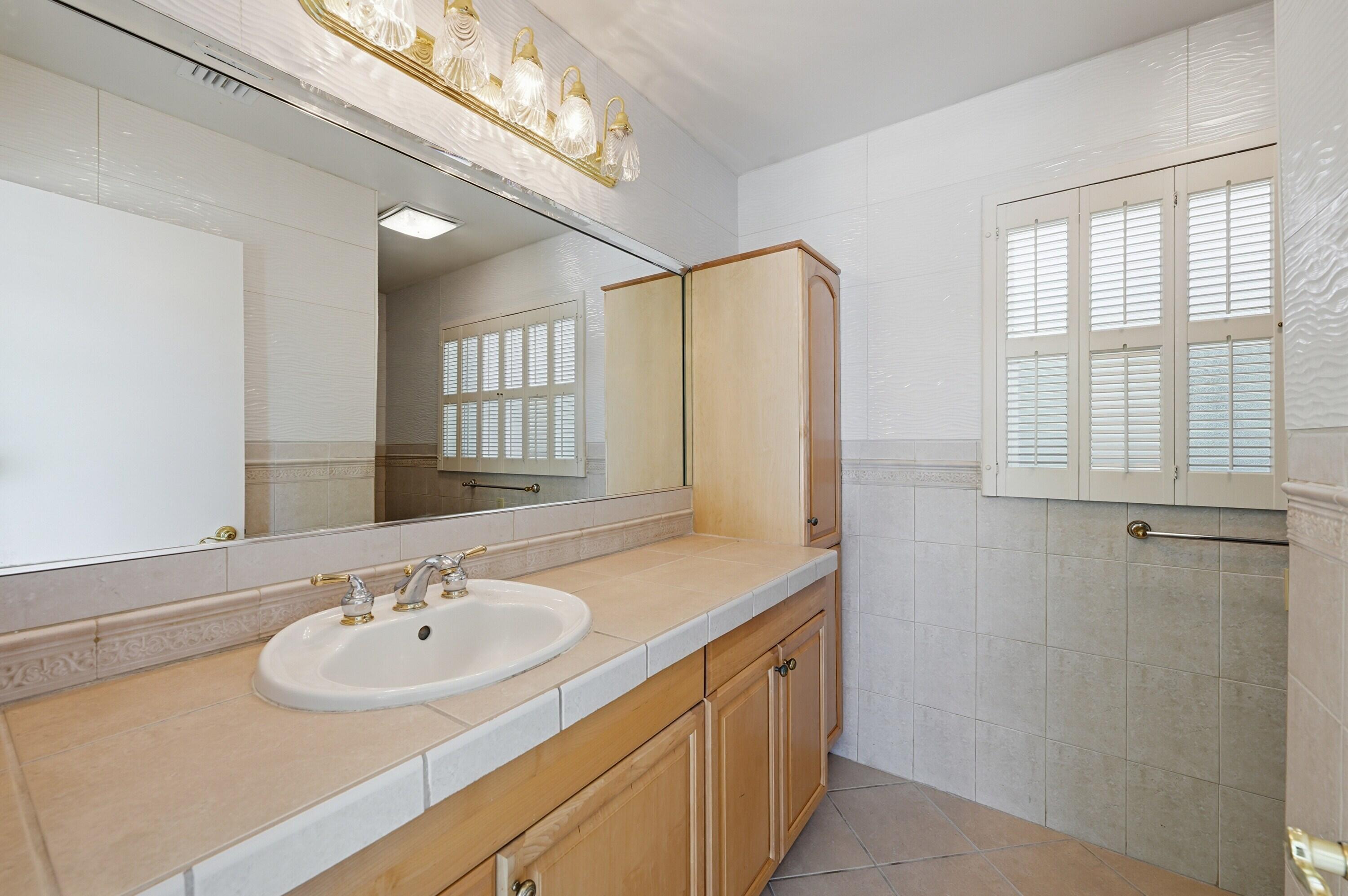 2810 NE 52nd, Fort Lauderdale FL 33308