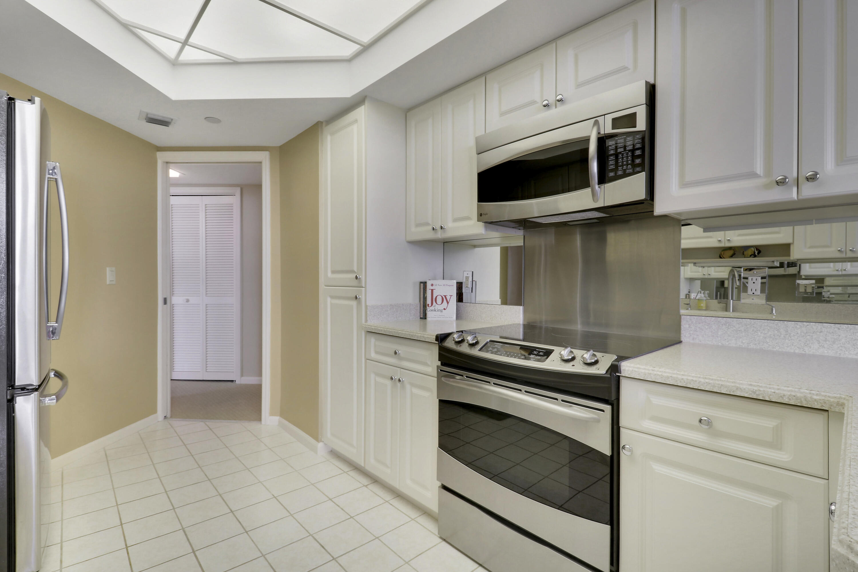 3322 Casseekey Island #604, Jupiter FL 33477