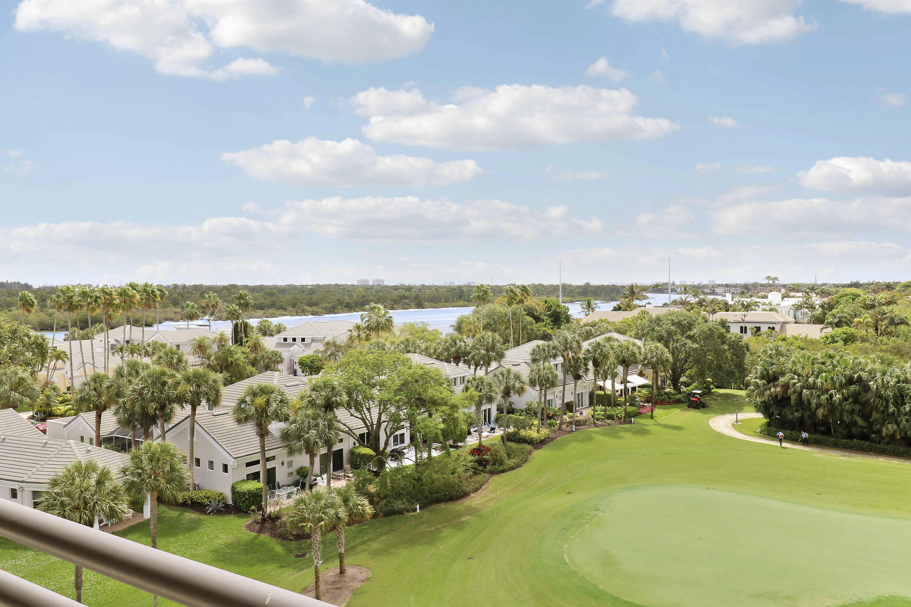 3322 Casseekey Island #604, Jupiter FL 33477