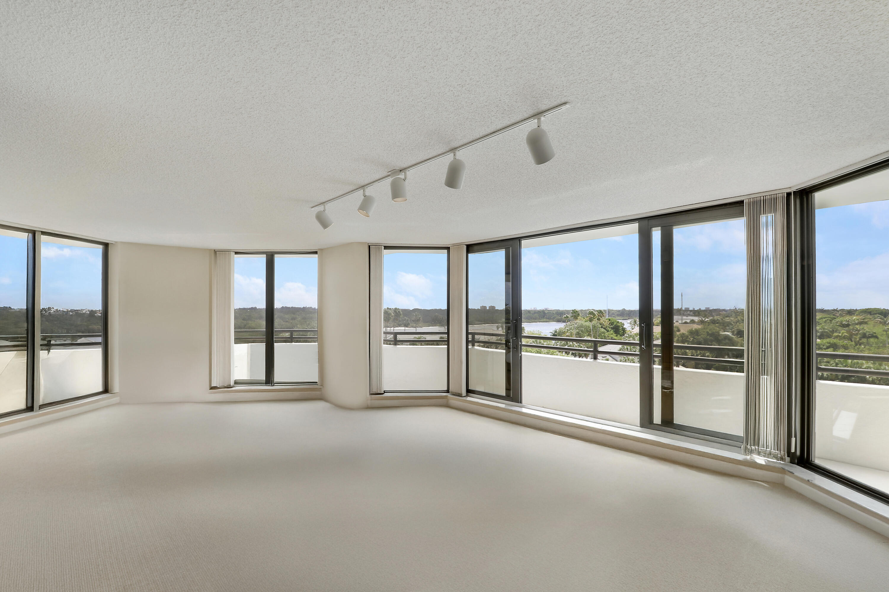 3322 Casseekey Island #604, Jupiter FL 33477