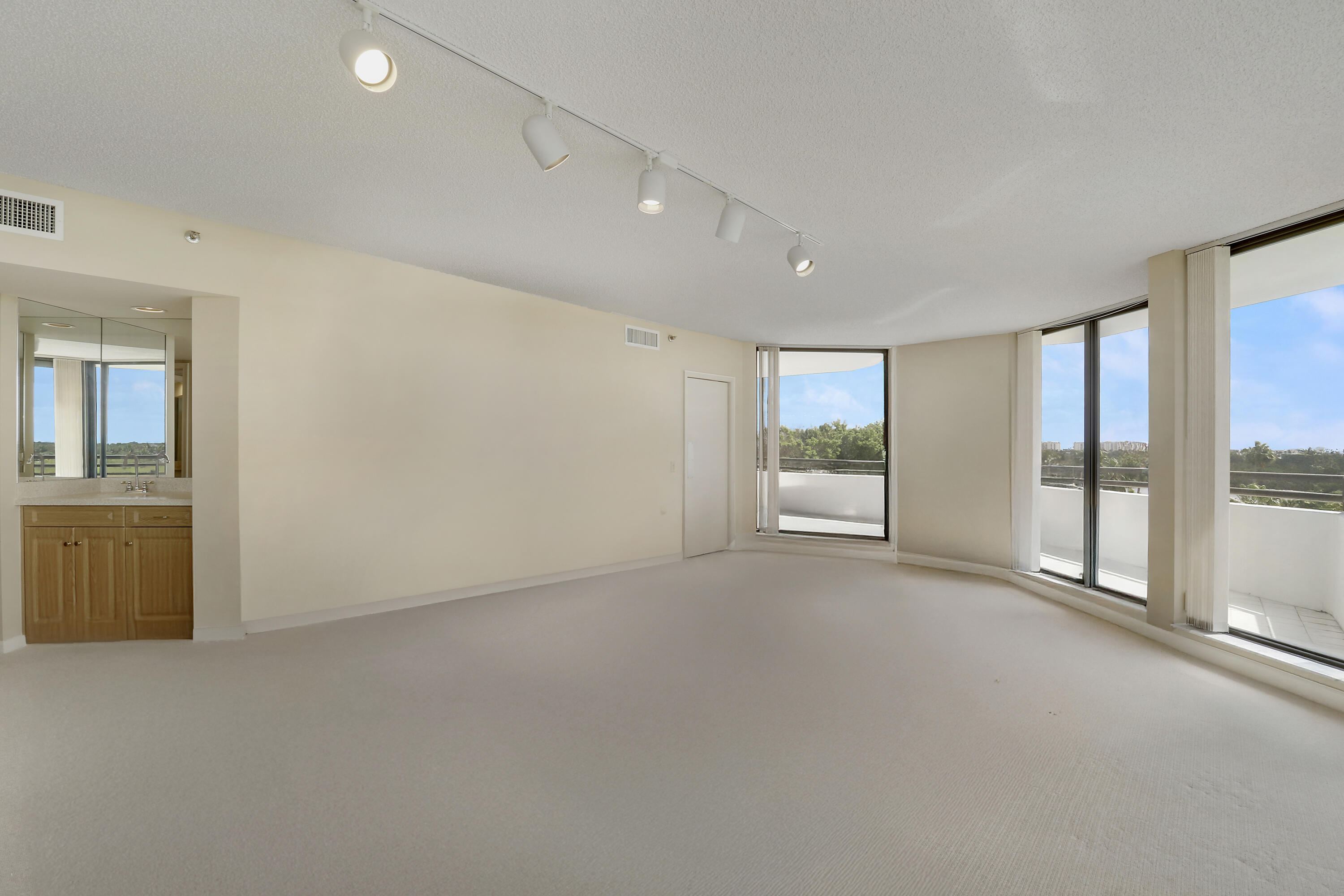 3322 Casseekey Island #604, Jupiter FL 33477